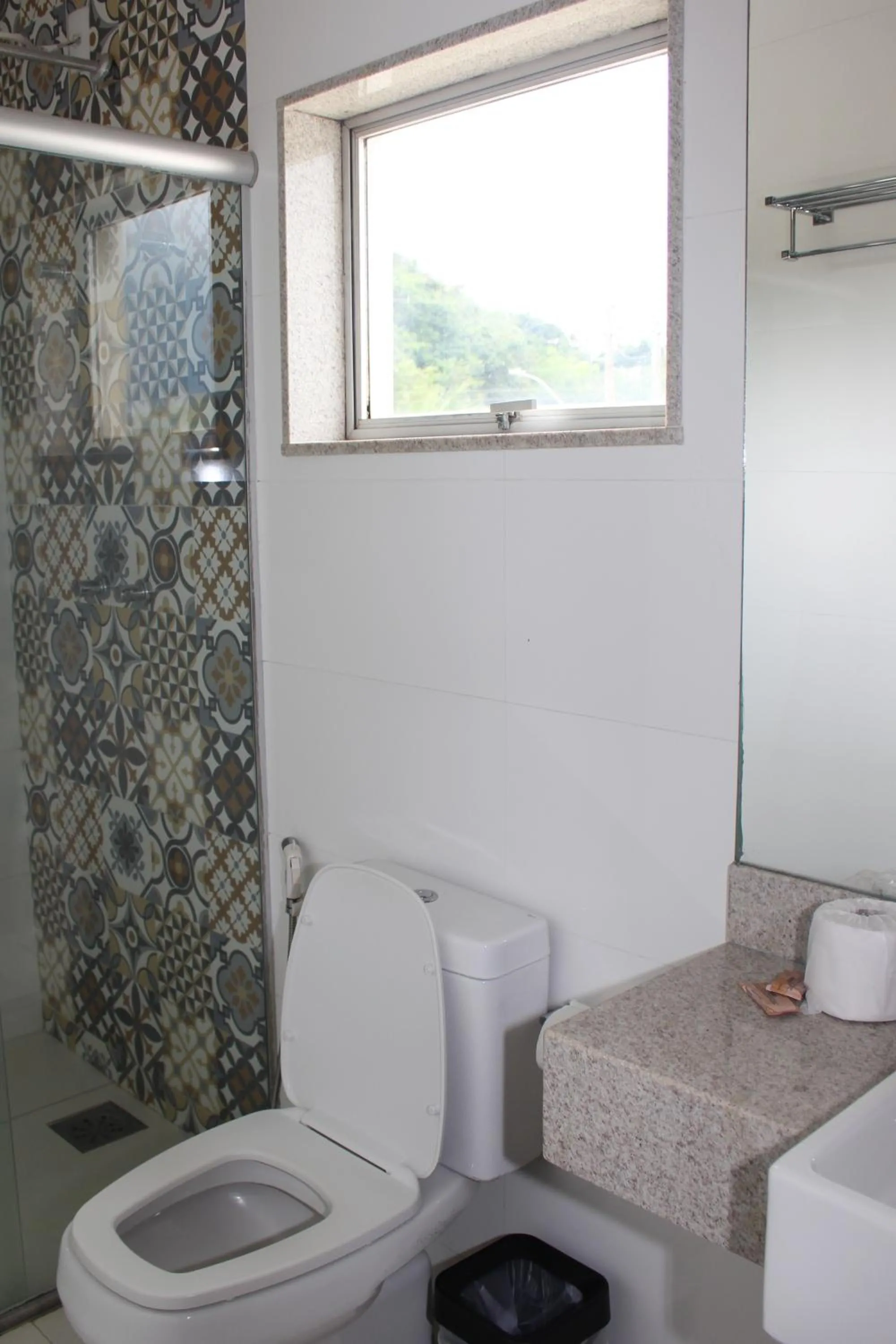 Bathroom in Cyrilo's Palace Hotel