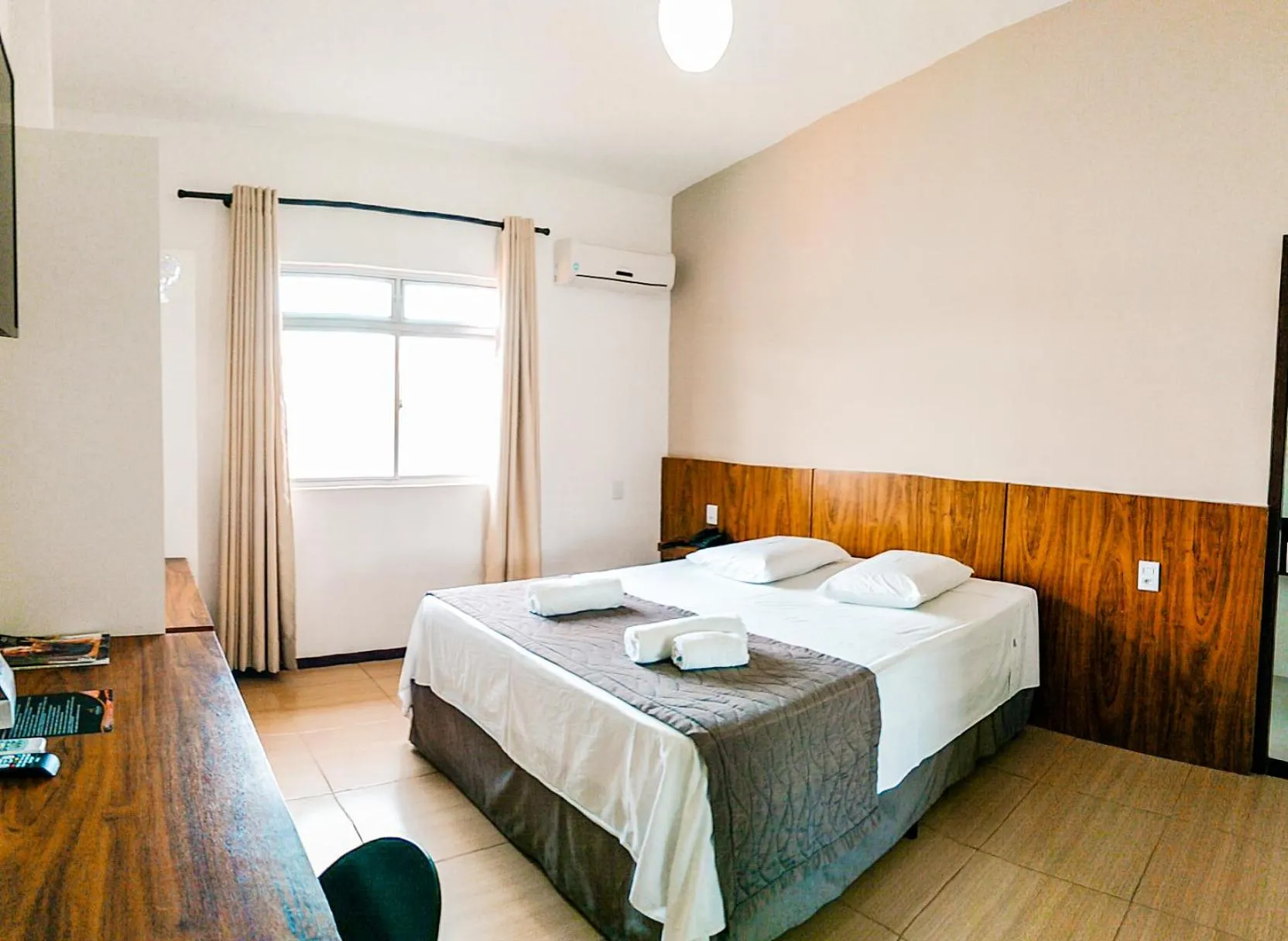 Photo of the whole room, Bed in Cyrilo's Palace Hotel