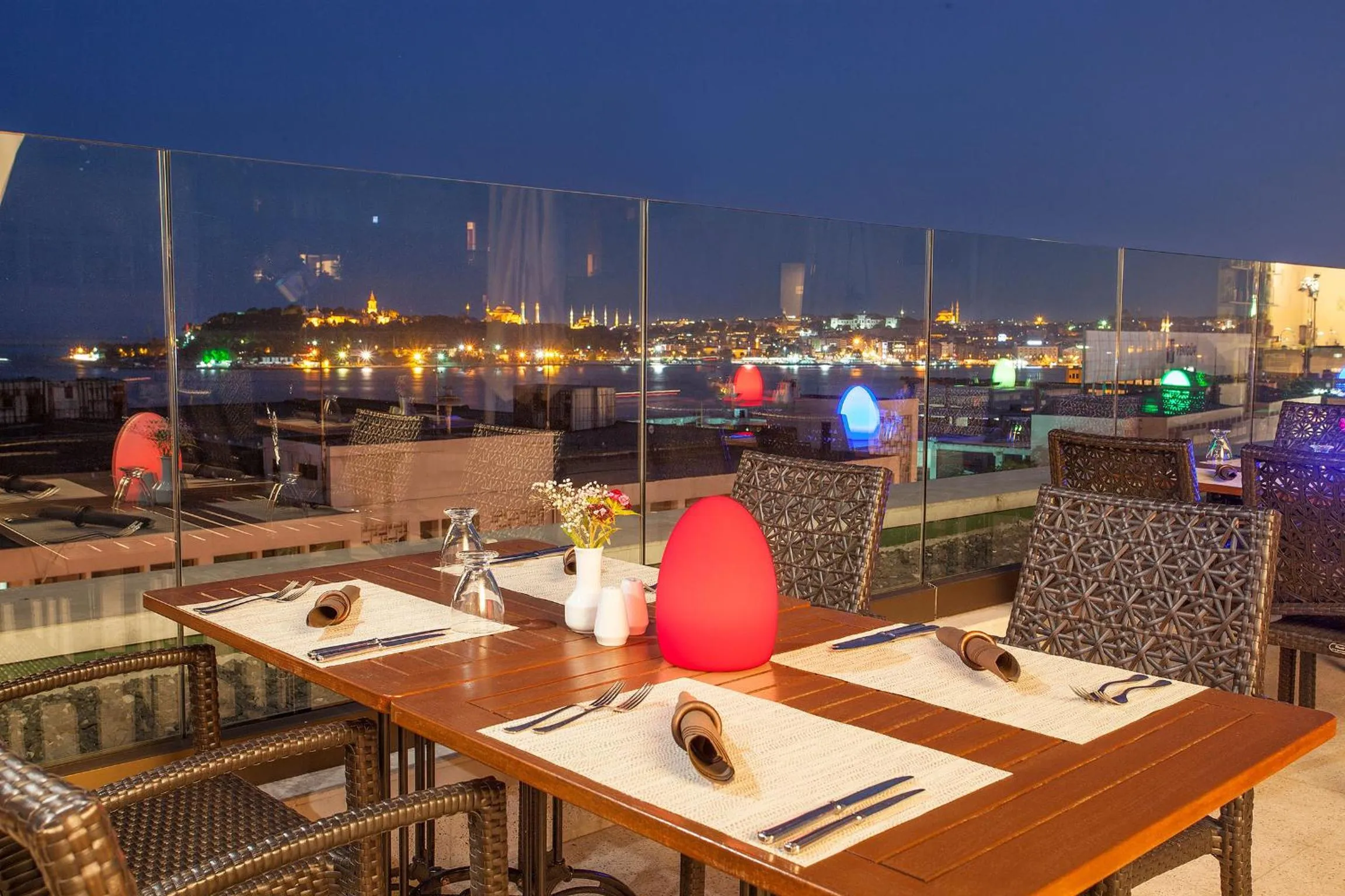 Restaurant/places to eat in Nidya Hotel Galataport