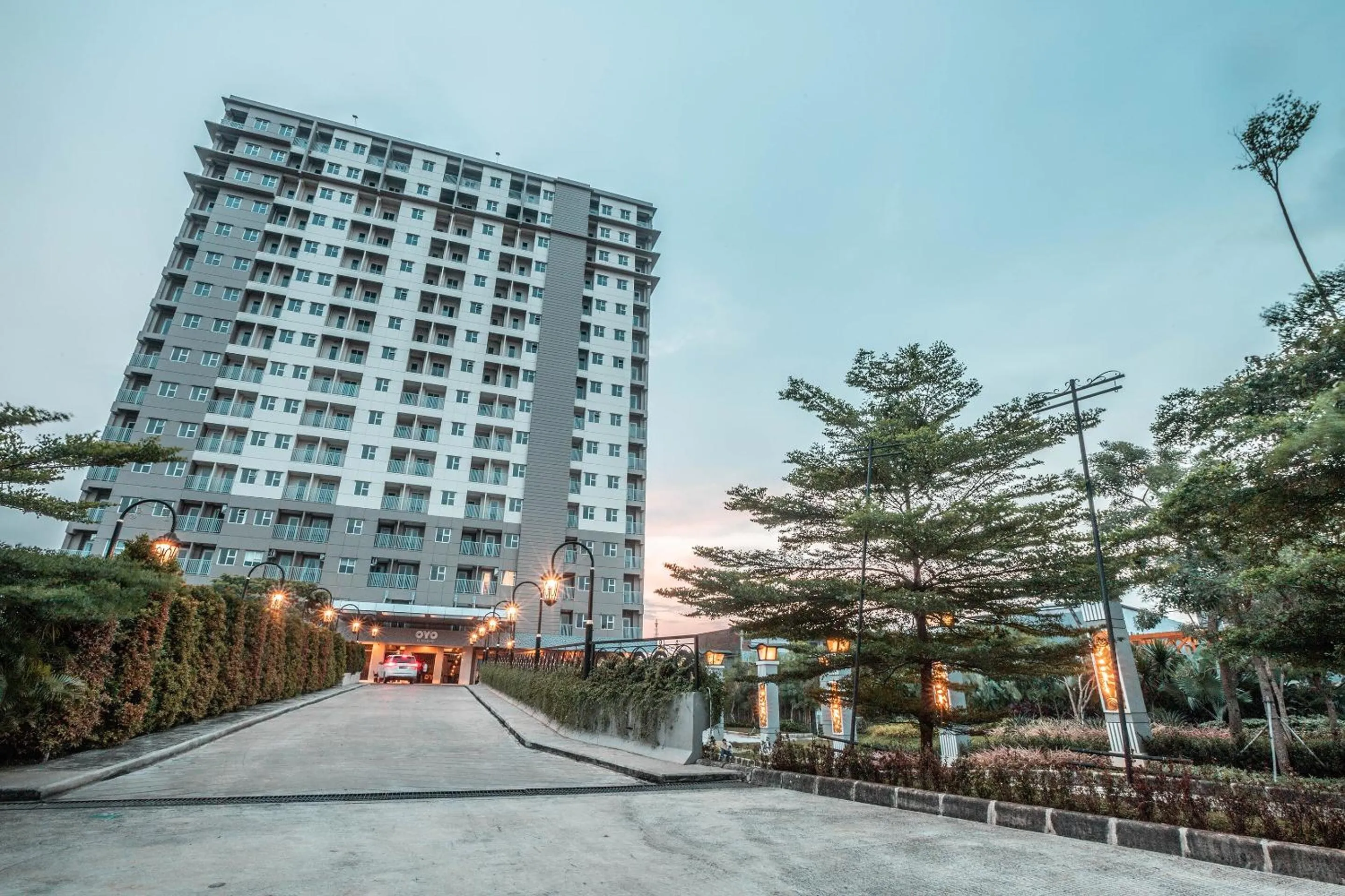 Facade/entrance in OYO Flagship 728 Baileys Apartment