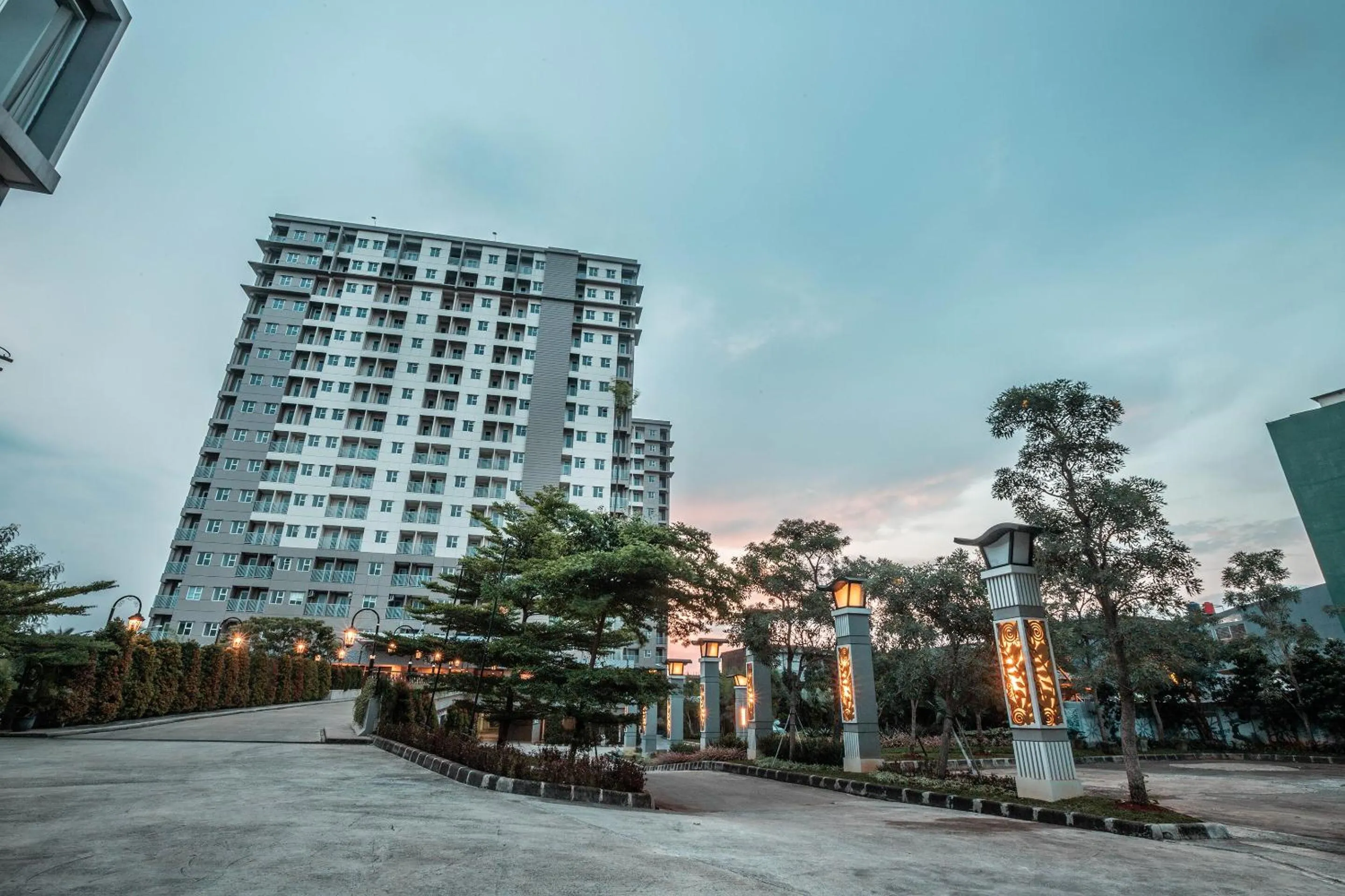 Facade/entrance in OYO Flagship 728 Baileys Apartment