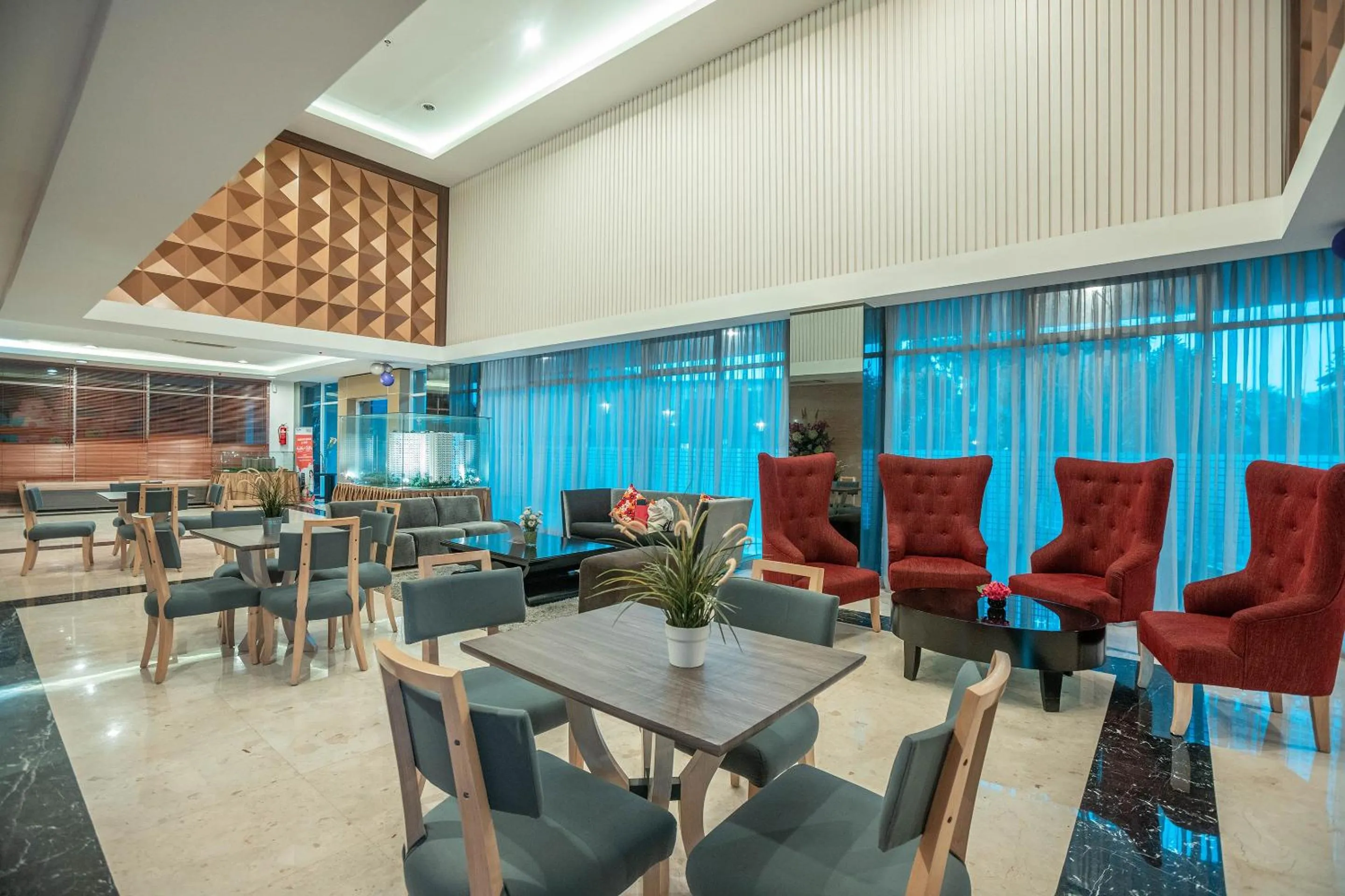 Restaurant/places to eat in OYO Flagship 728 Baileys Apartment