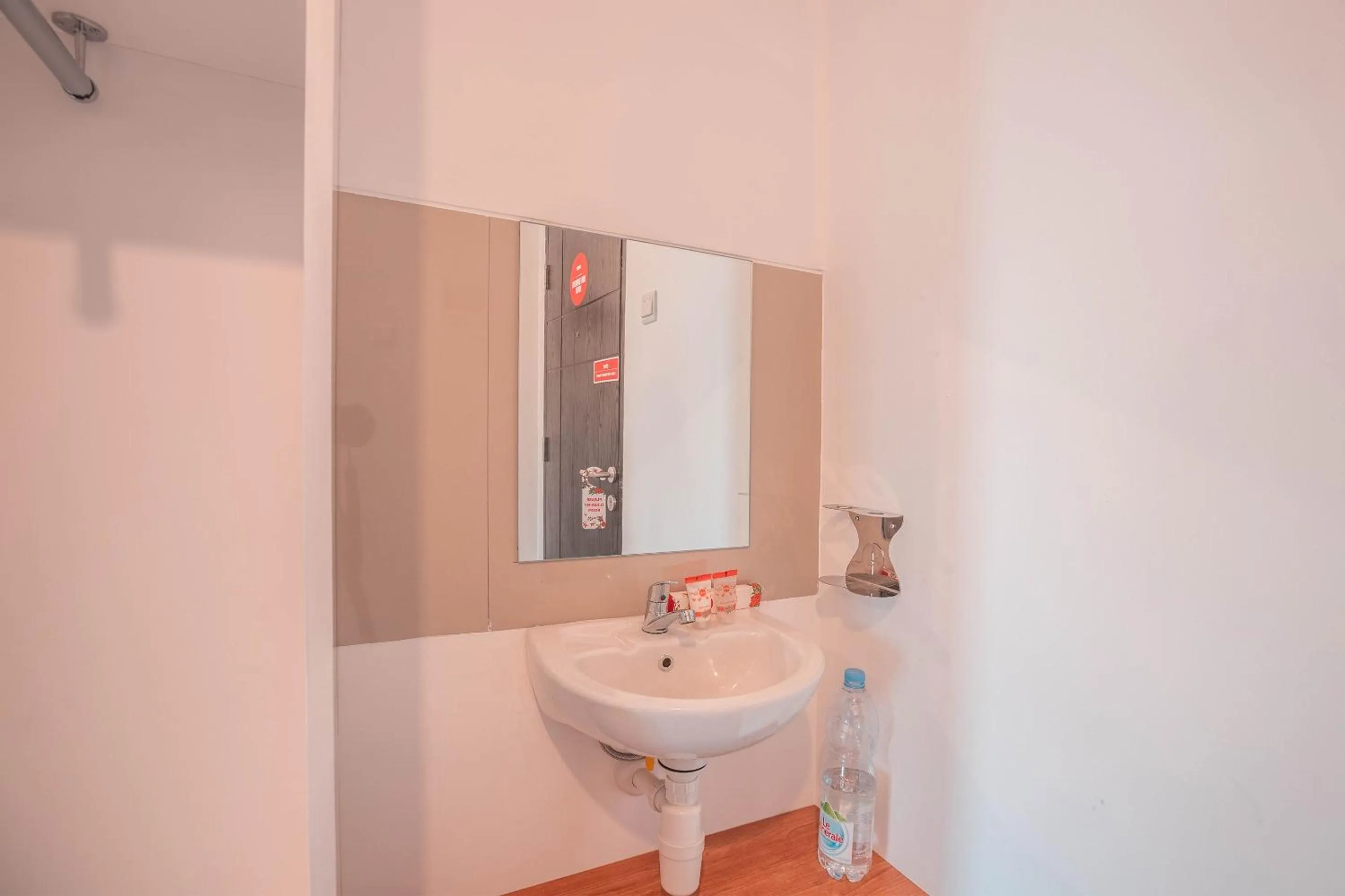 Bathroom in OYO Flagship 728 Baileys Apartment