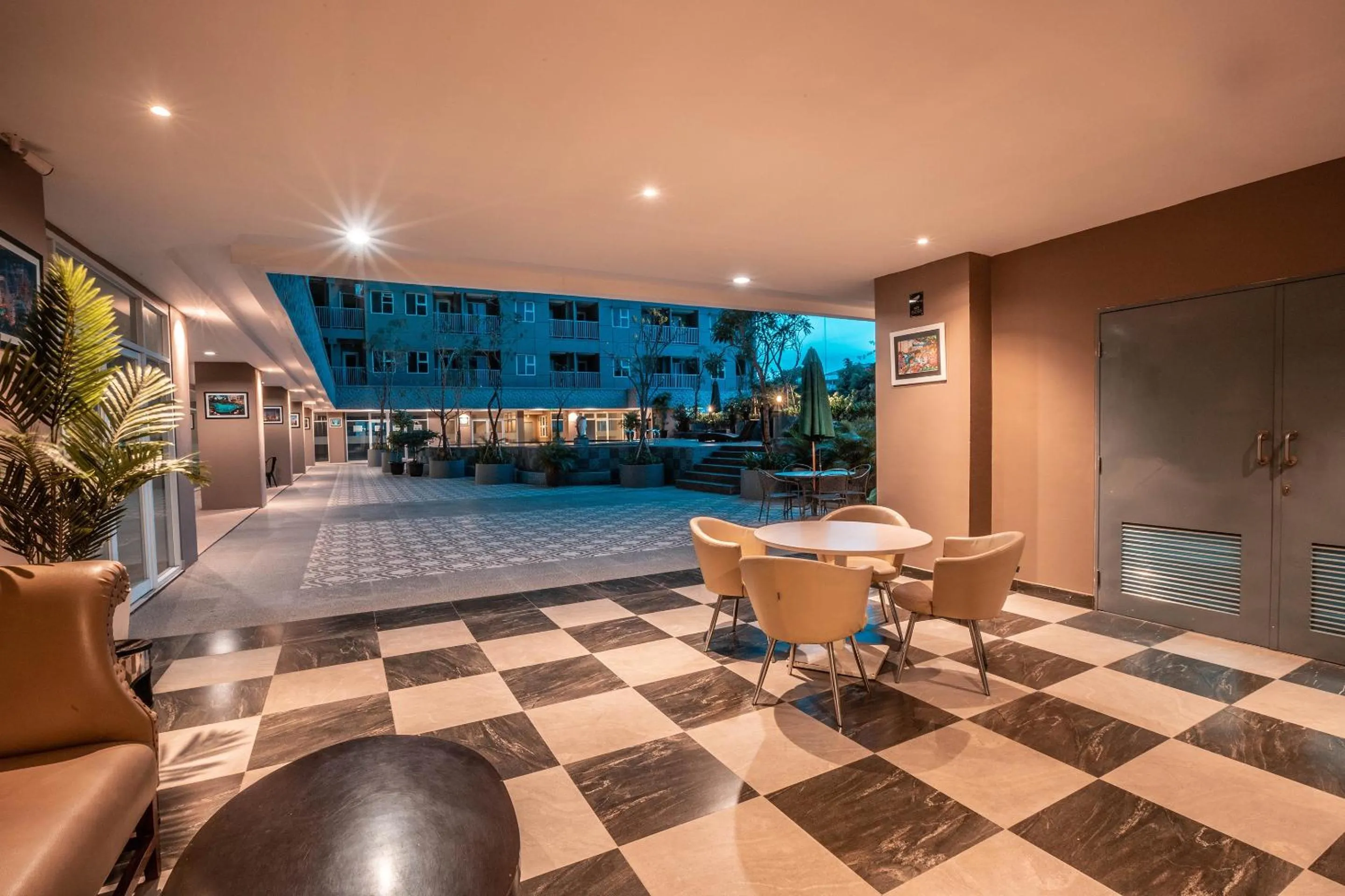 Lobby or reception in OYO Flagship 728 Baileys Apartment