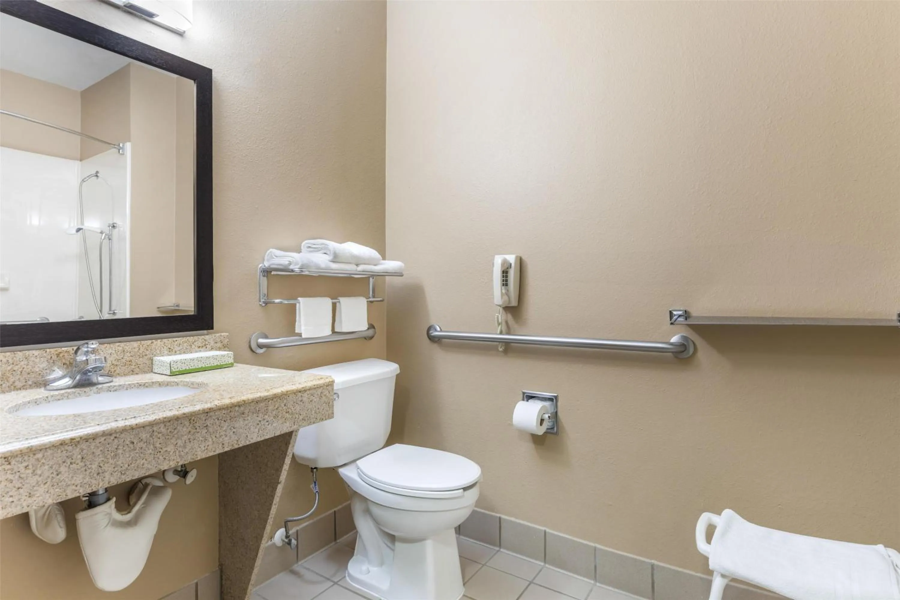 Bathroom in Best Western Northwest Inn