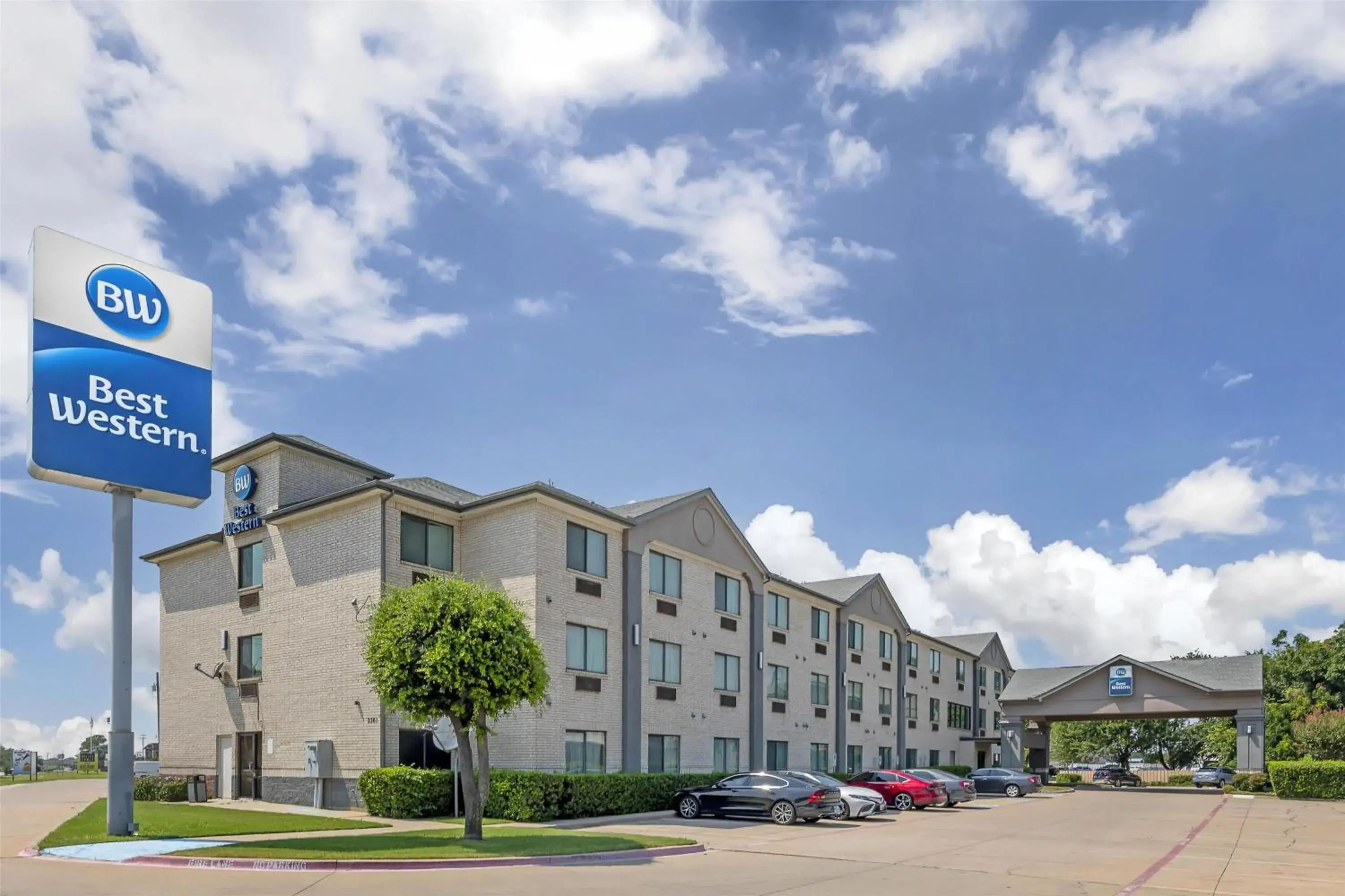 Property building in Best Western Northwest Inn Property building in Best Western Northwest Inn