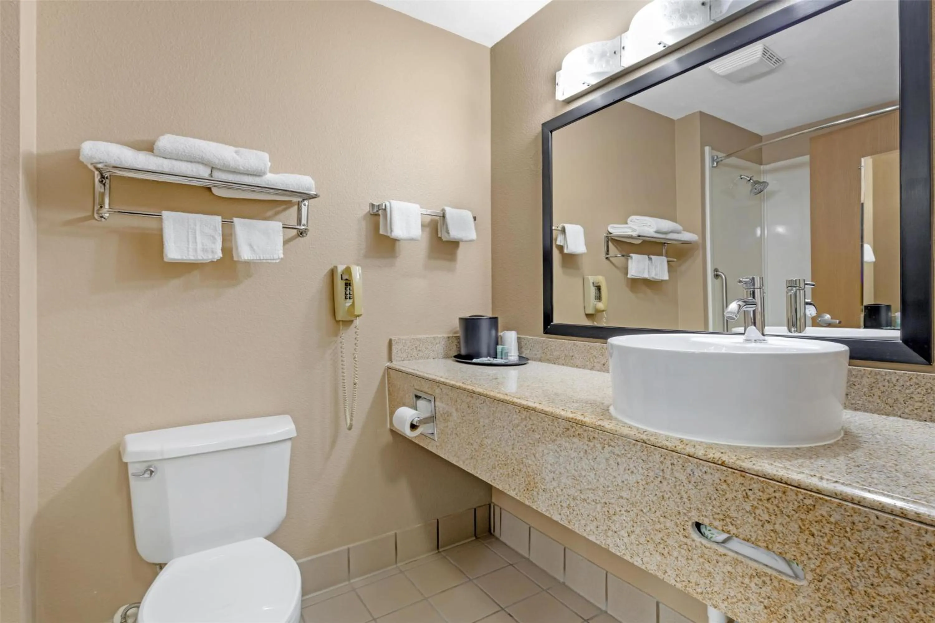 Bathroom in Best Western Northwest Inn