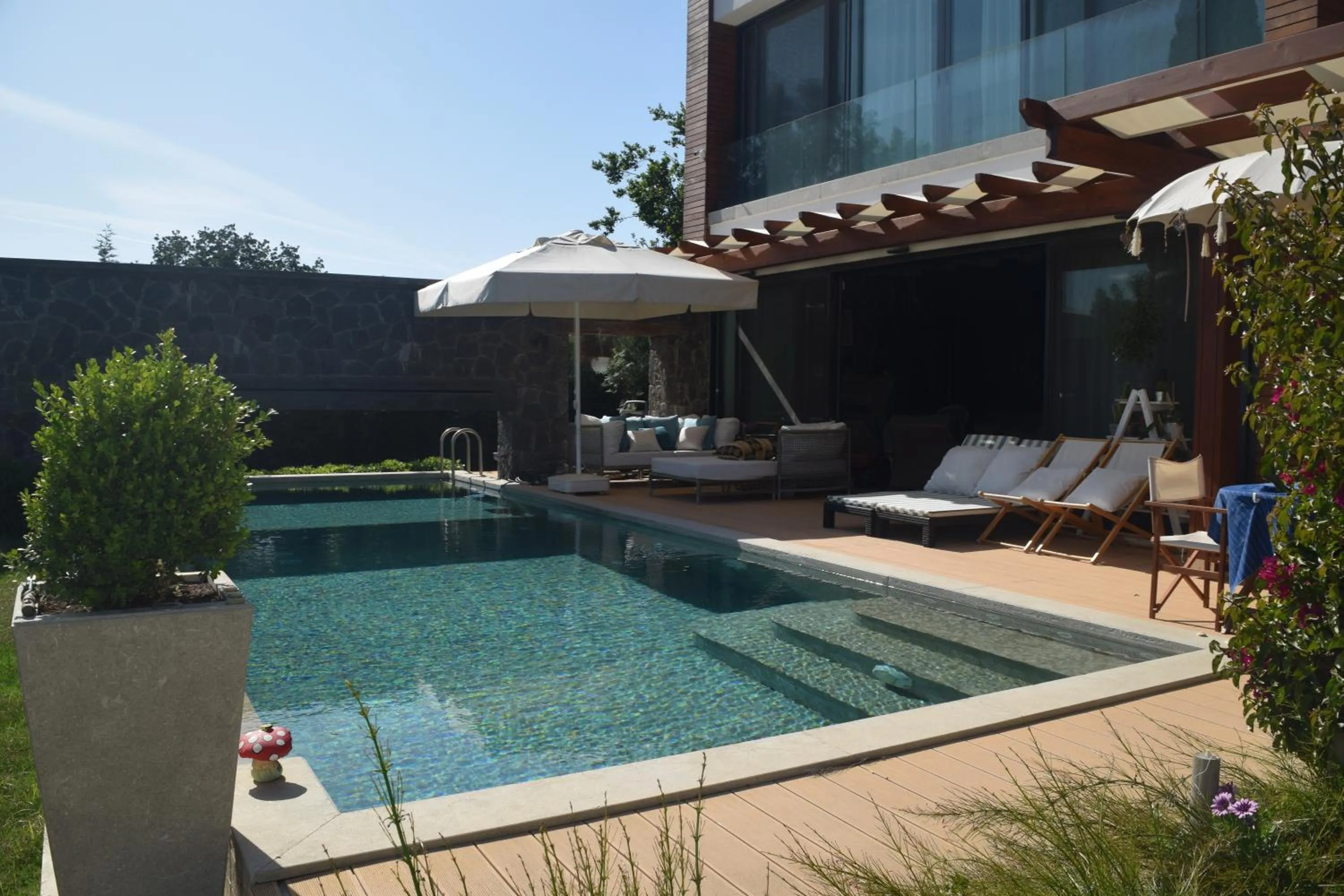 Swimming pool in Villa No 5