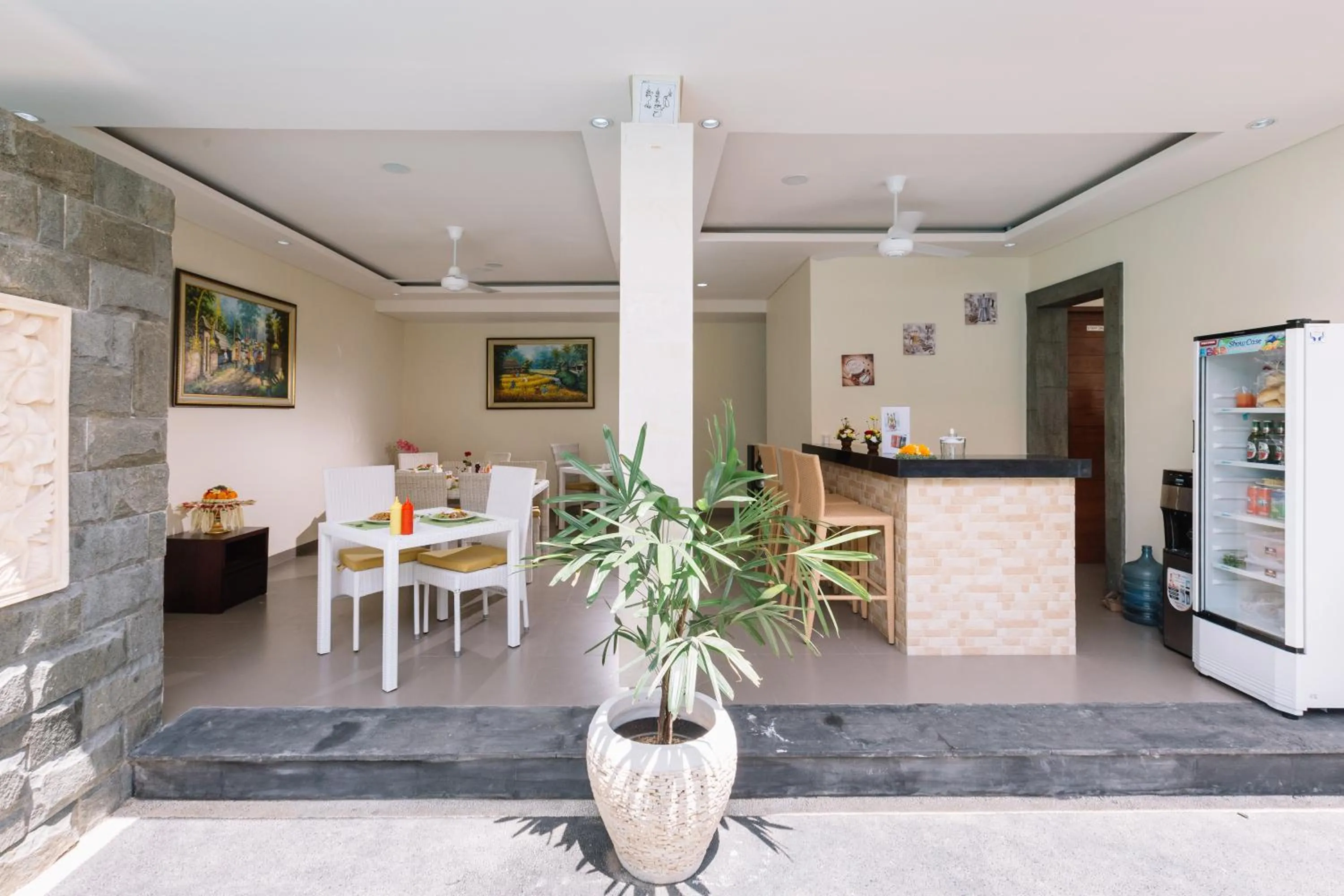 Dining area in Kubu Benoa Guest House