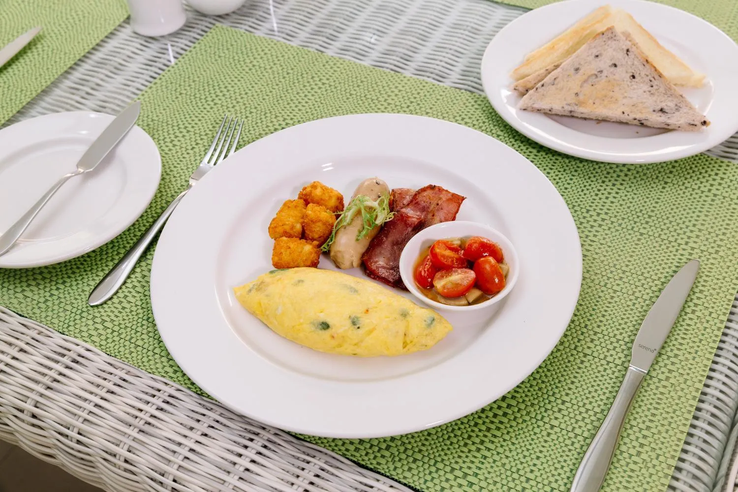 Food and drinks in Kubu Benoa Guest House