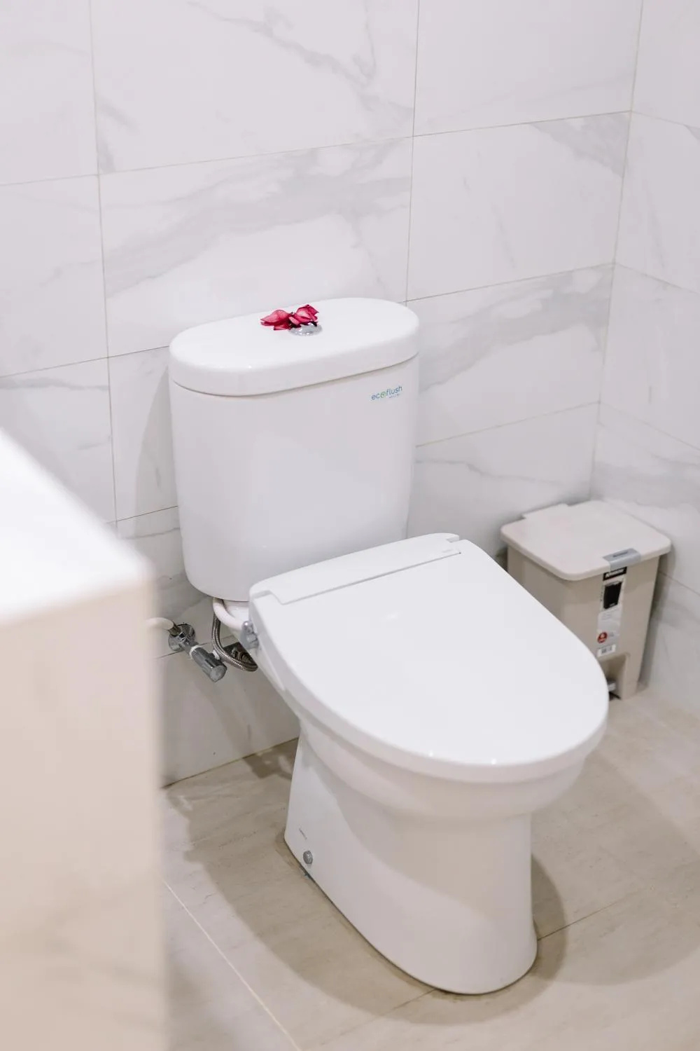 Shower in Kubu Benoa Guest House