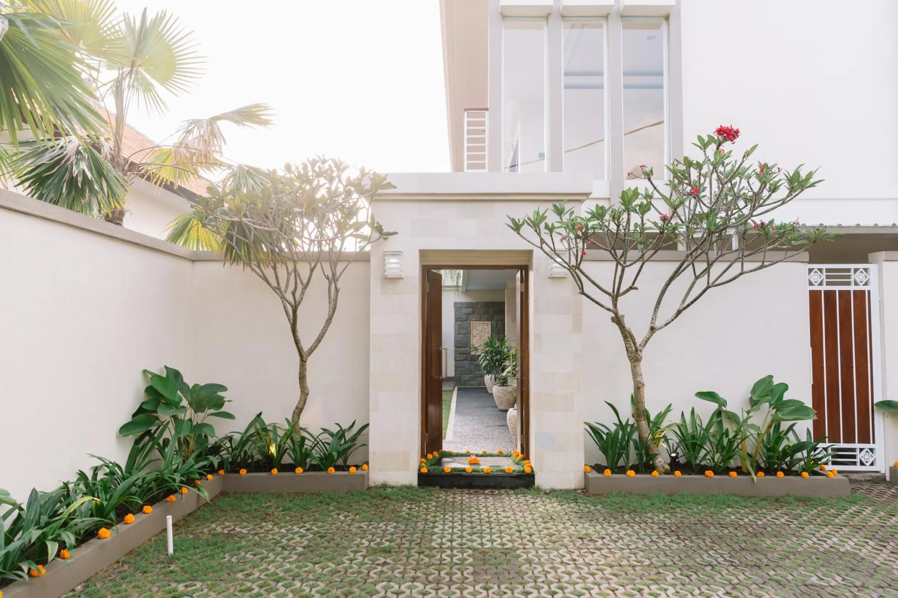 Inner courtyard view in Kubu Benoa Guest House