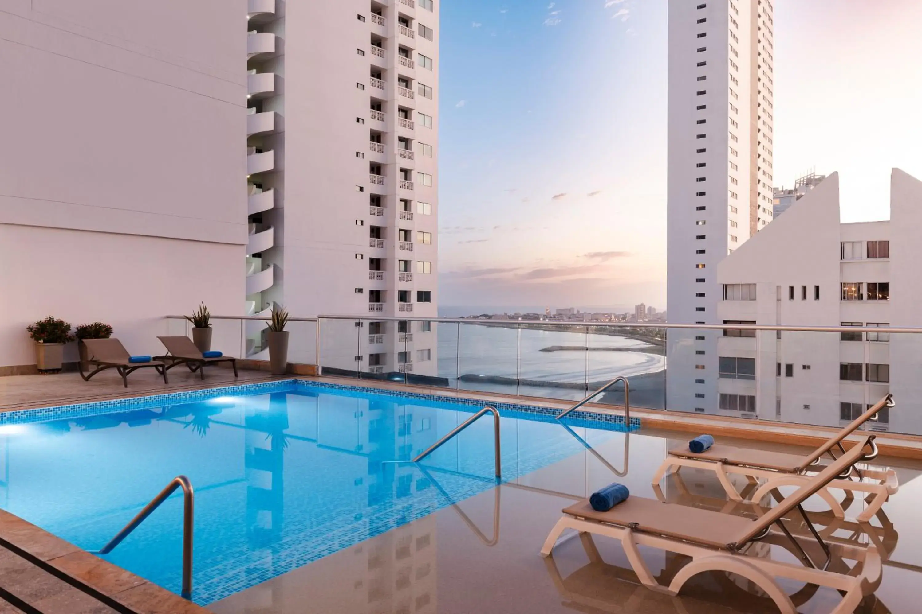 Swimming pool in Hampton by Hilton Cartagena Swimming pool in Hampton by Hilton Cartagena