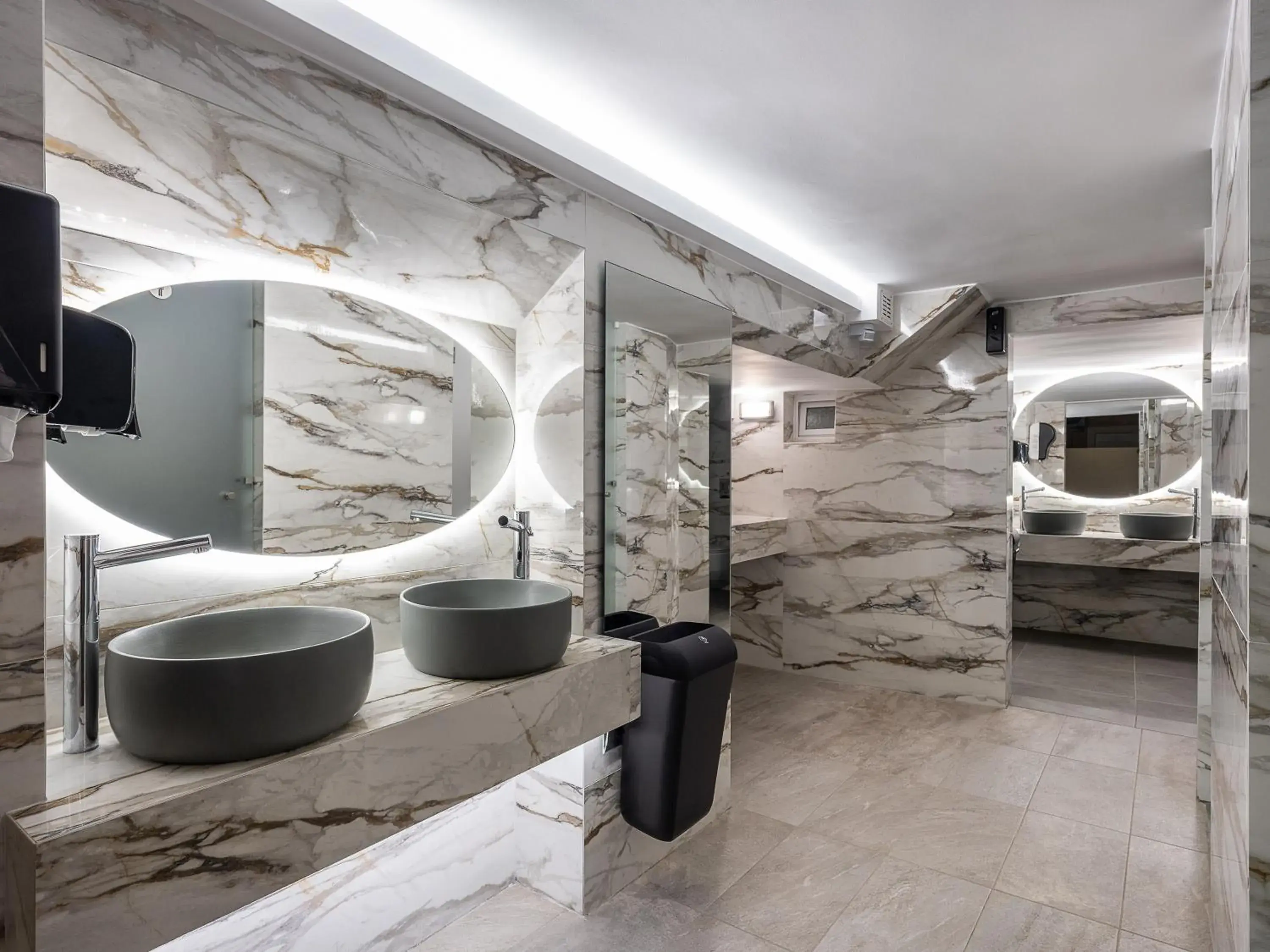 Bathroom in Vergina Beach Hotel Bathroom in Vergina Beach Hotel