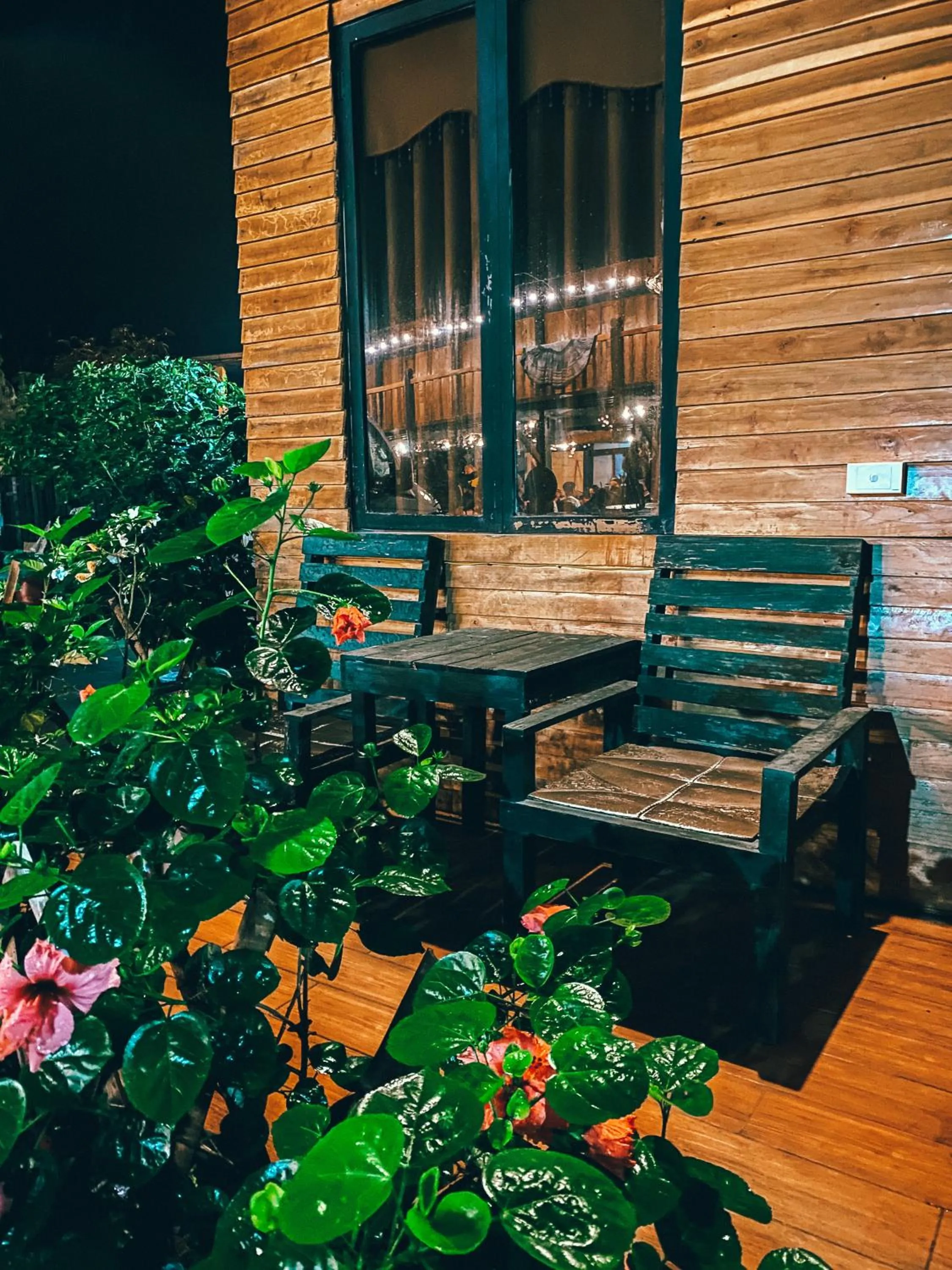 Facade/entrance in Golden Jungle House