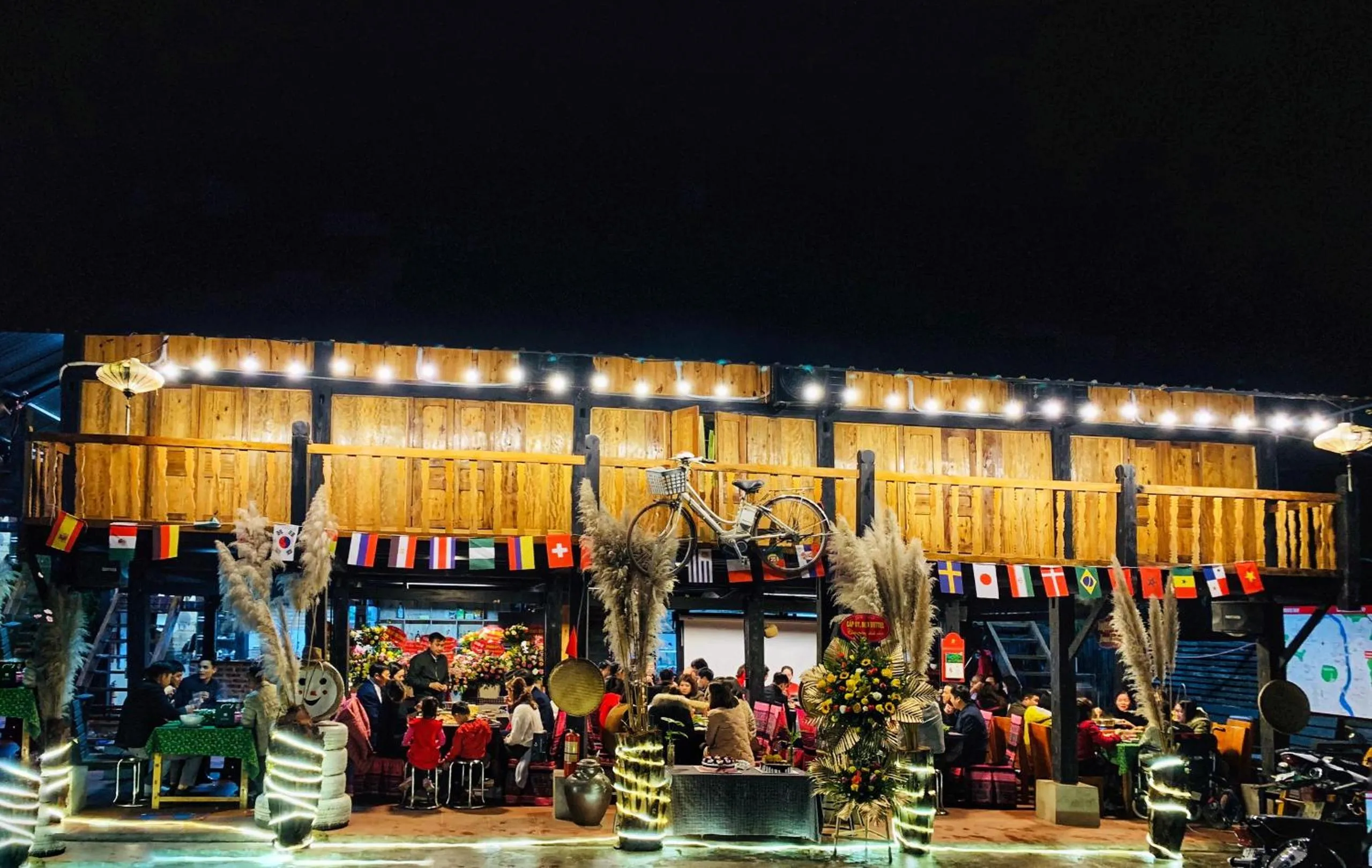 Evening entertainment in Golden Jungle House