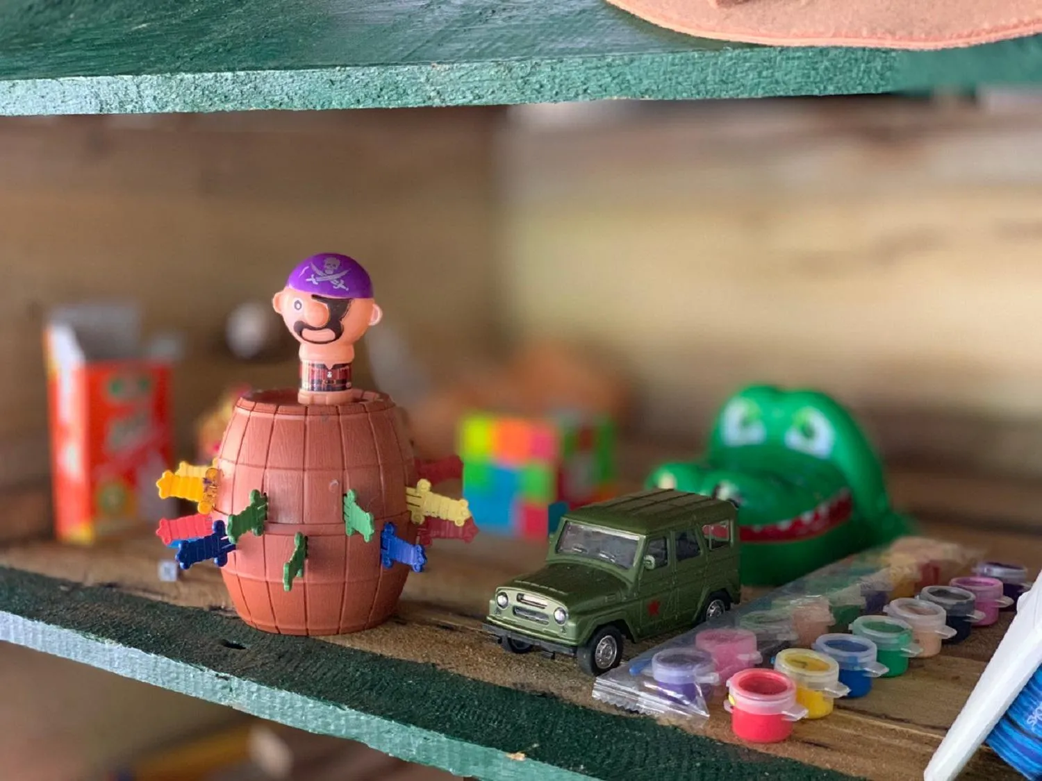 Entertainment in Golden Jungle House