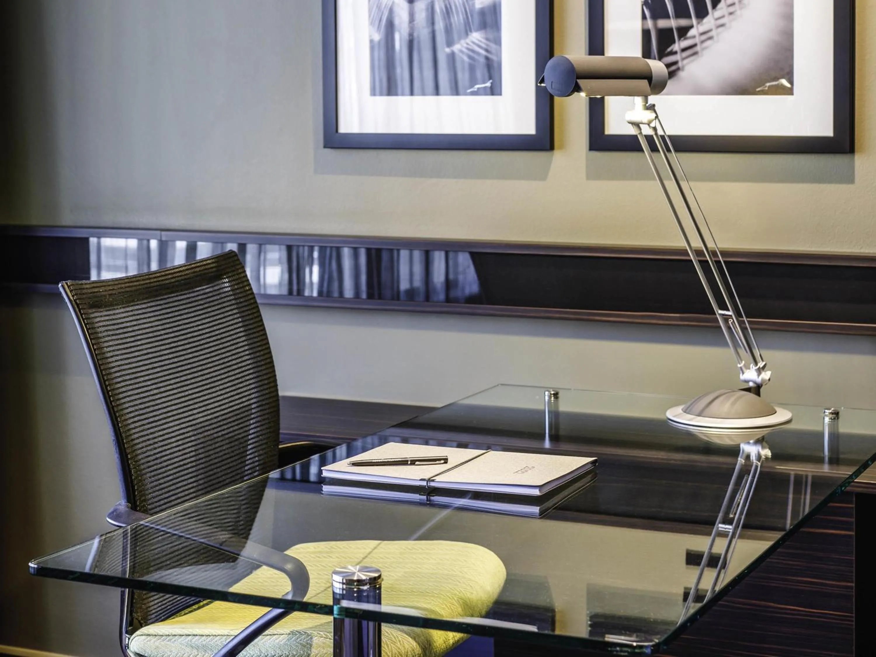 Bedroom in Pullman Sydney Hyde Park