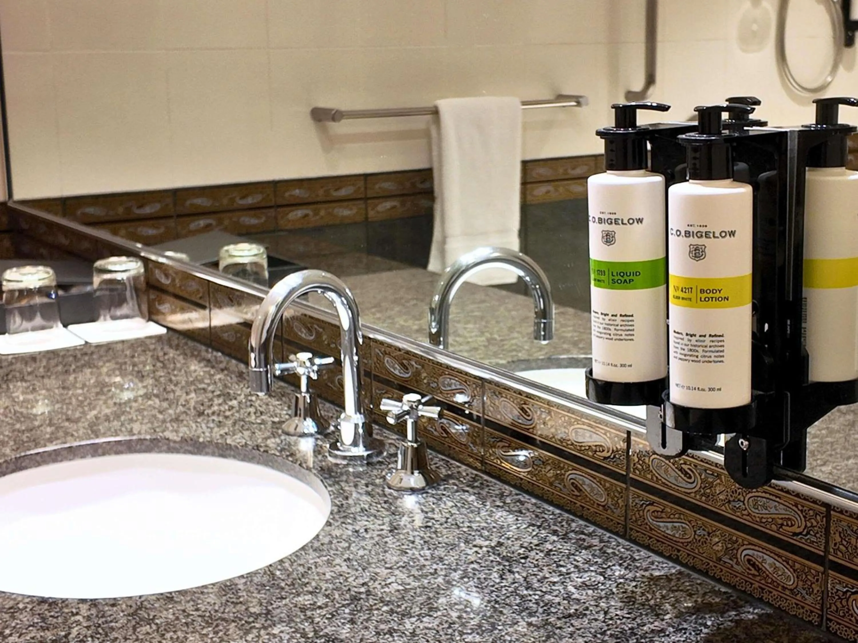 Bedroom in Pullman Sydney Hyde Park