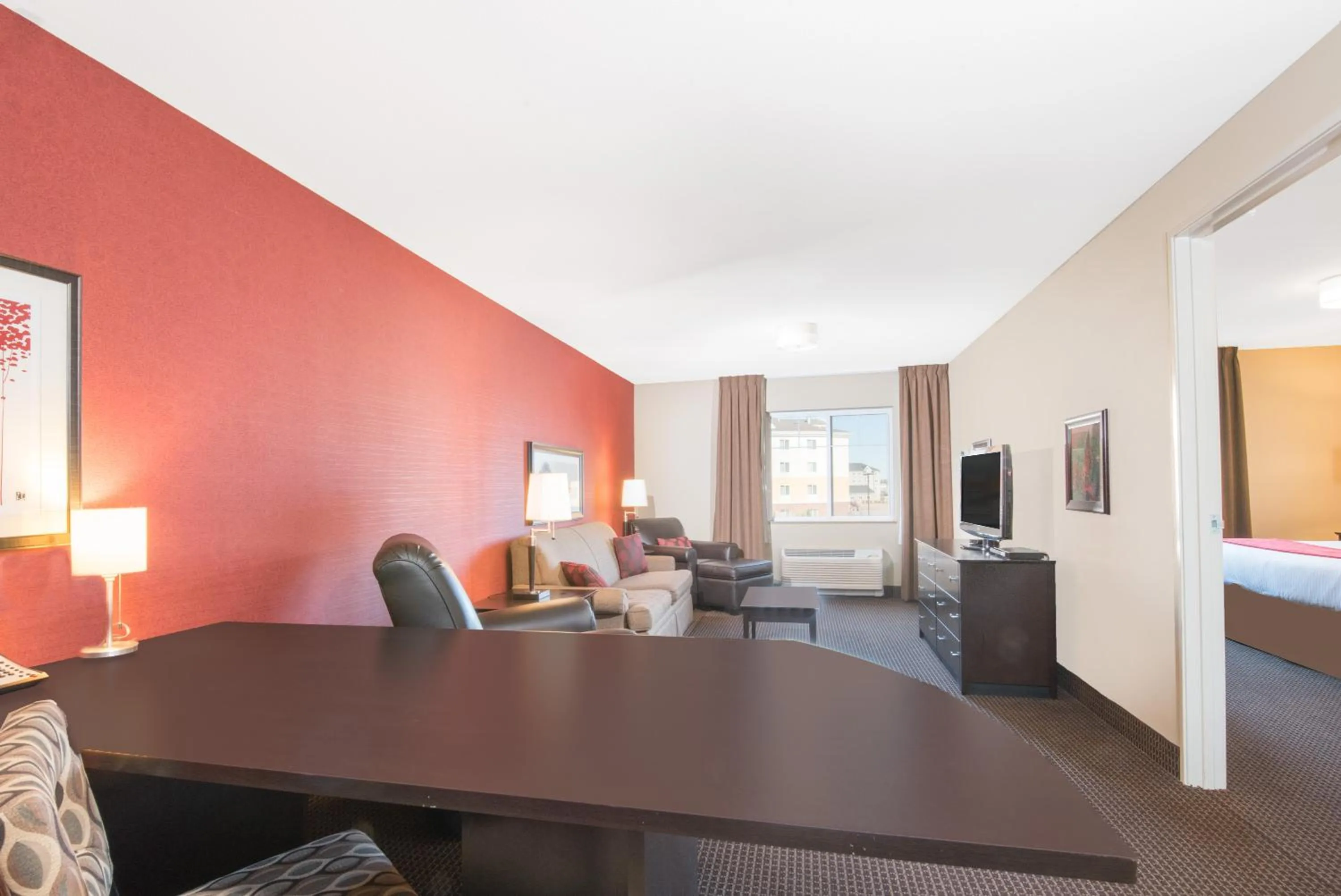 Bed in Hawthorn Suites by Wyndham Williston