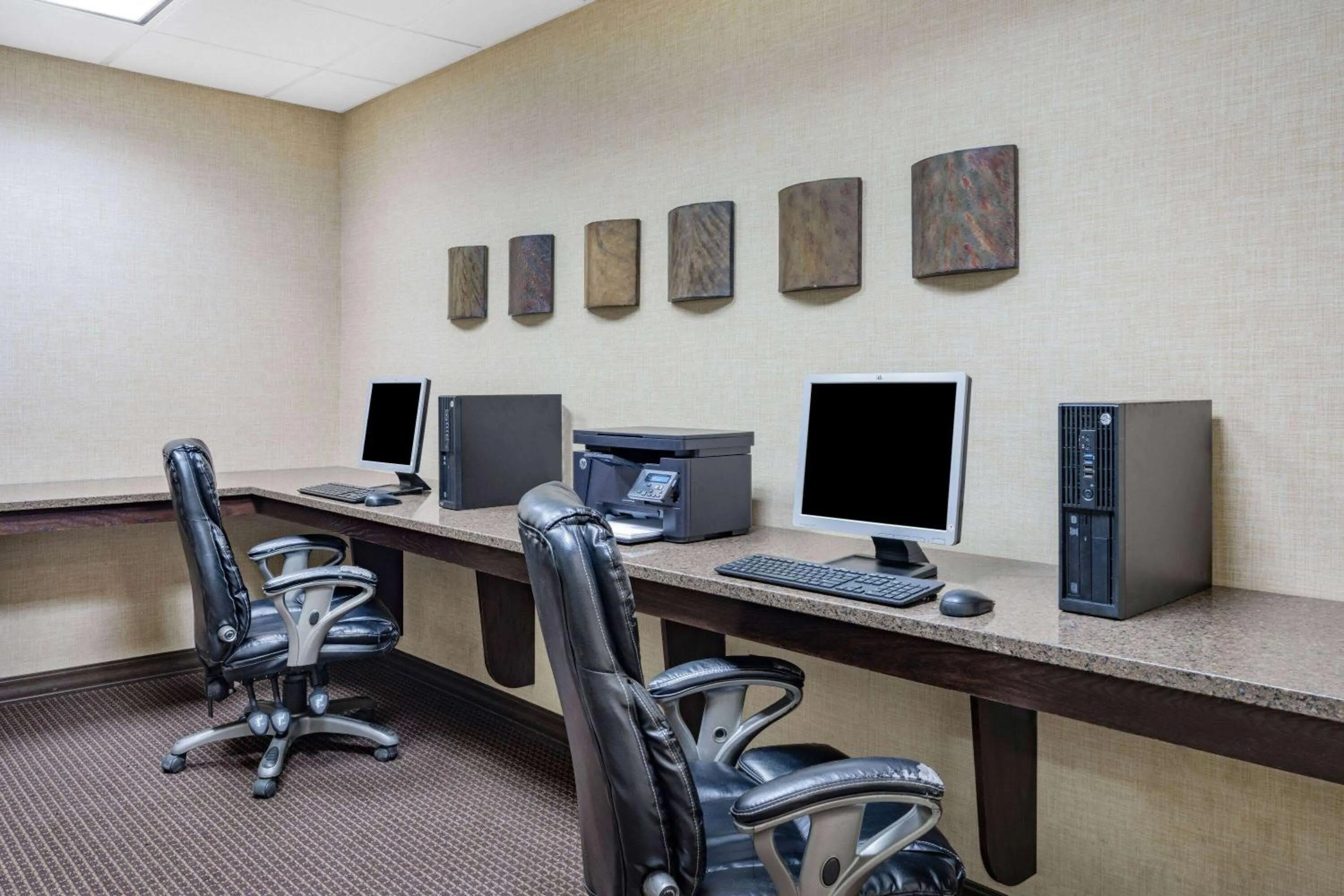 Business facilities in Hawthorn Suites by Wyndham Williston