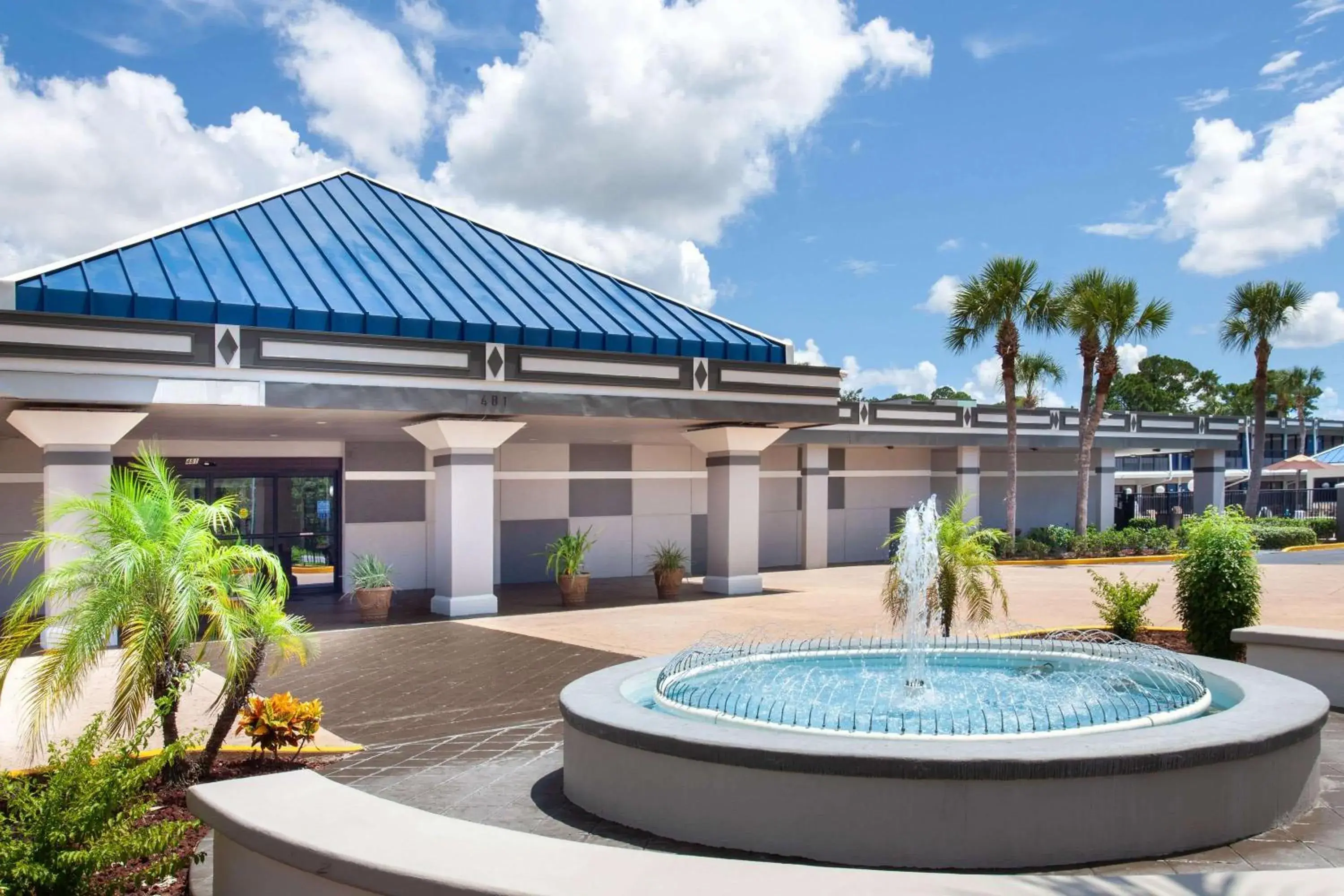Property building in Travelodge by Wyndham Deltona Property building in Travelodge by Wyndham Deltona