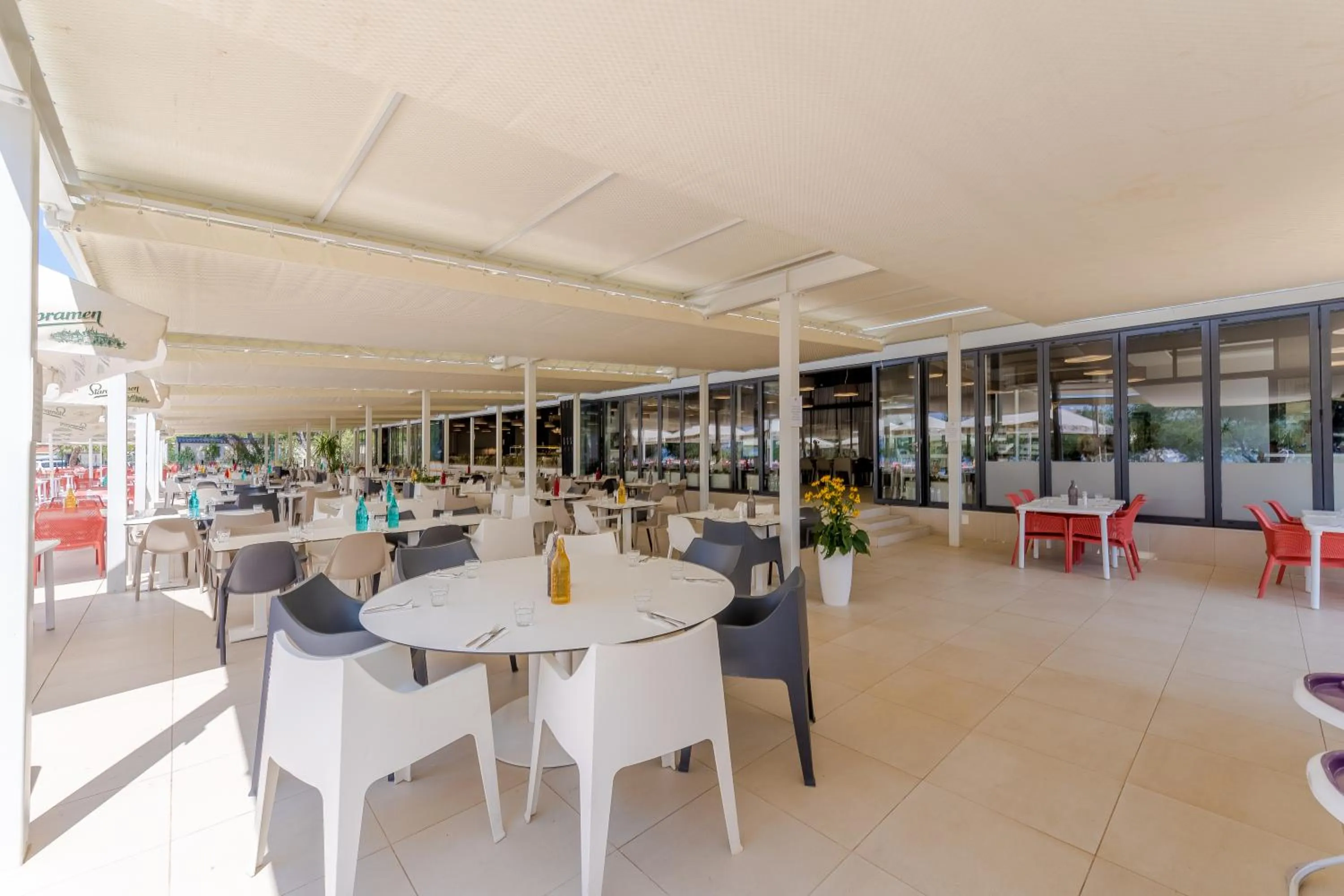 Restaurant/places to eat in Bluesun Holiday Village Alan