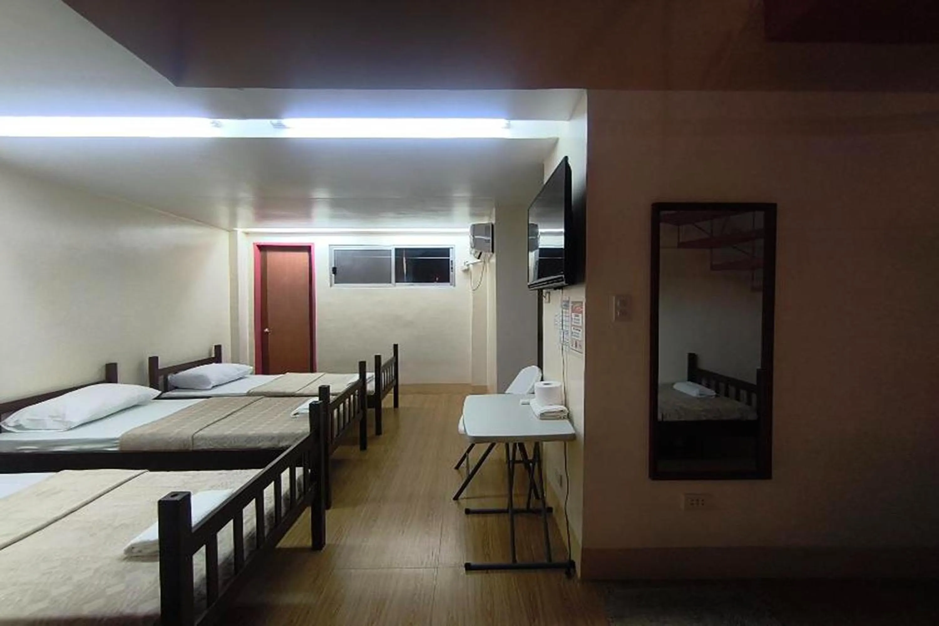 Photo of the whole room, Bed in Havendwell Garden Resort