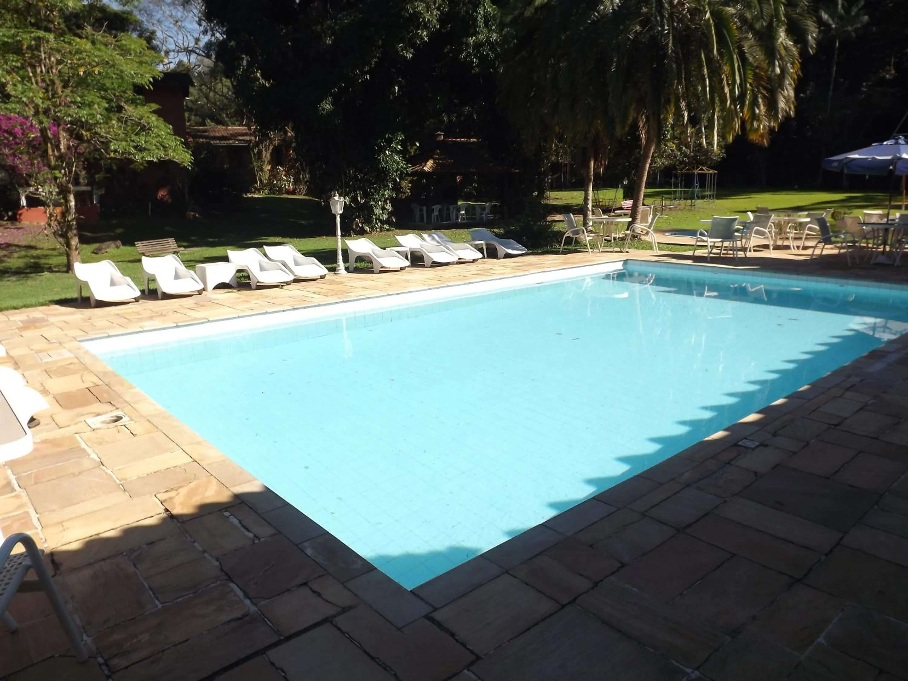 Swimming pool in Hotel Vivenda Penedo