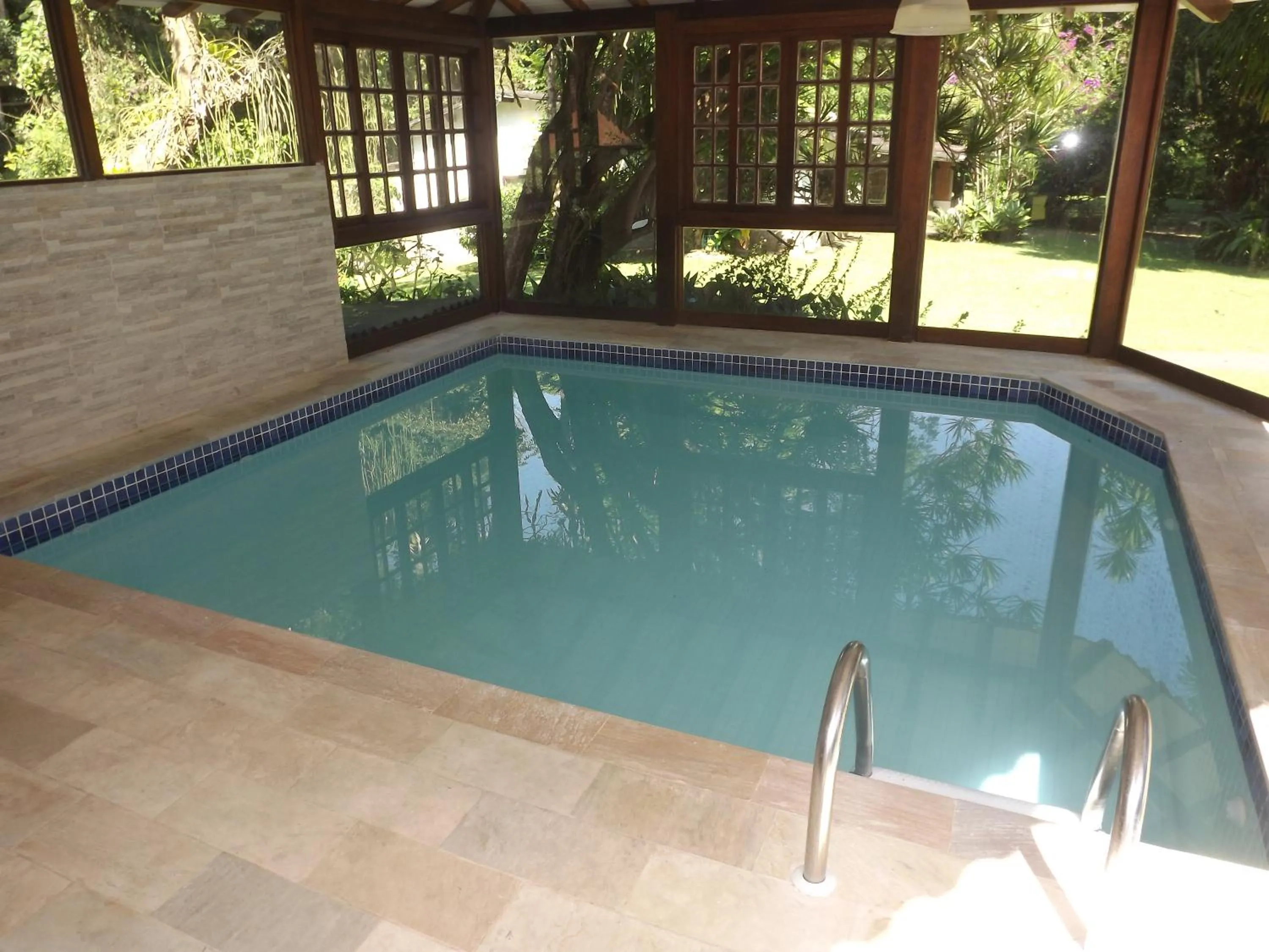 Swimming pool in Hotel Vivenda Penedo