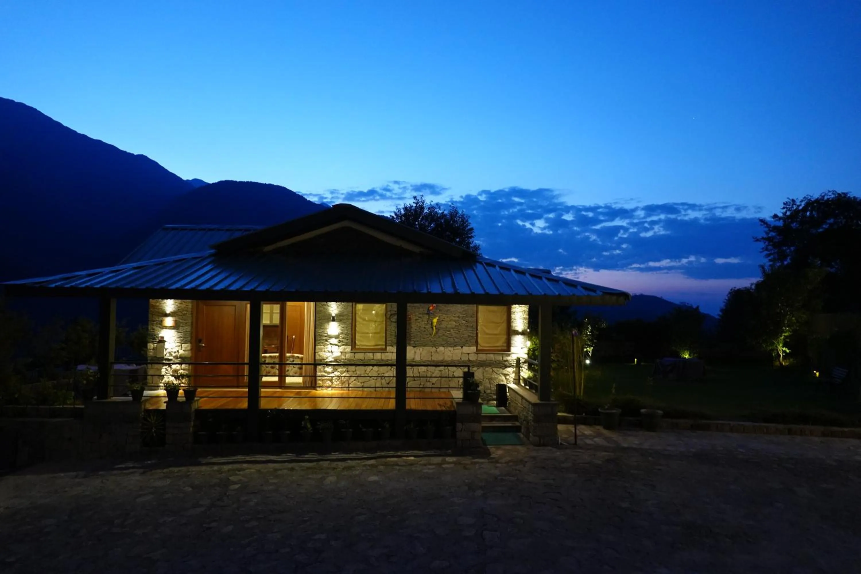 Mountain view in Araiya Palampur