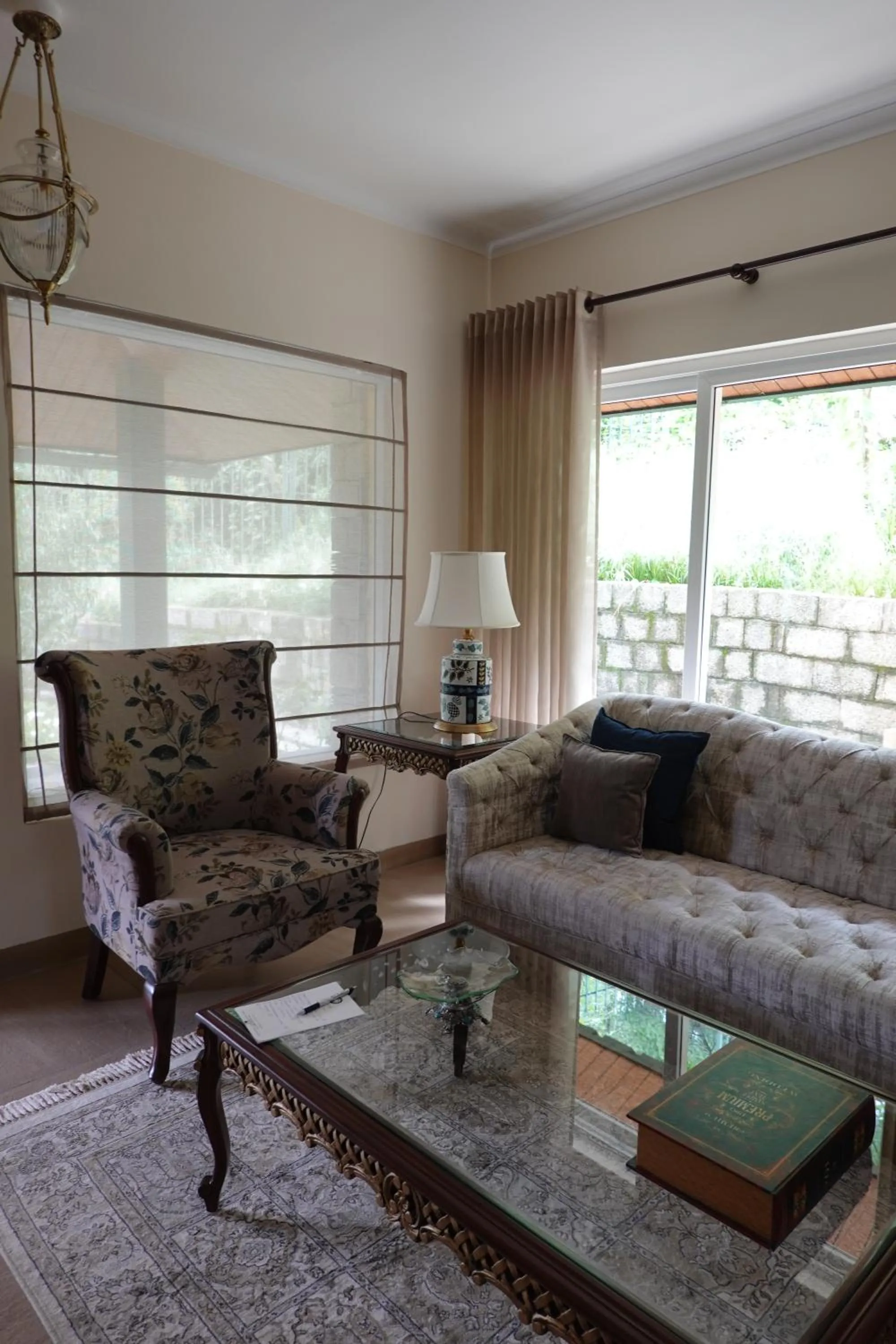 Living room in Araiya Palampur