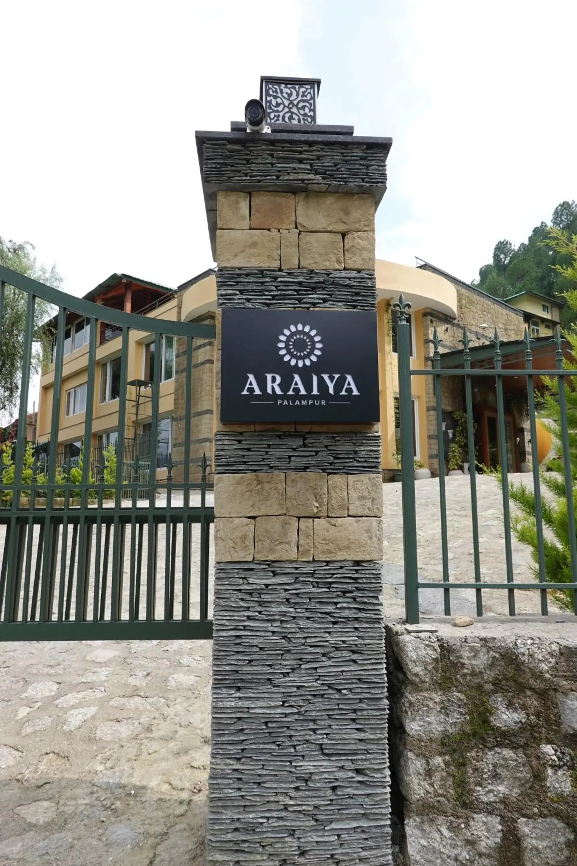 Property building in Araiya Palampur Property building in Araiya Palampur