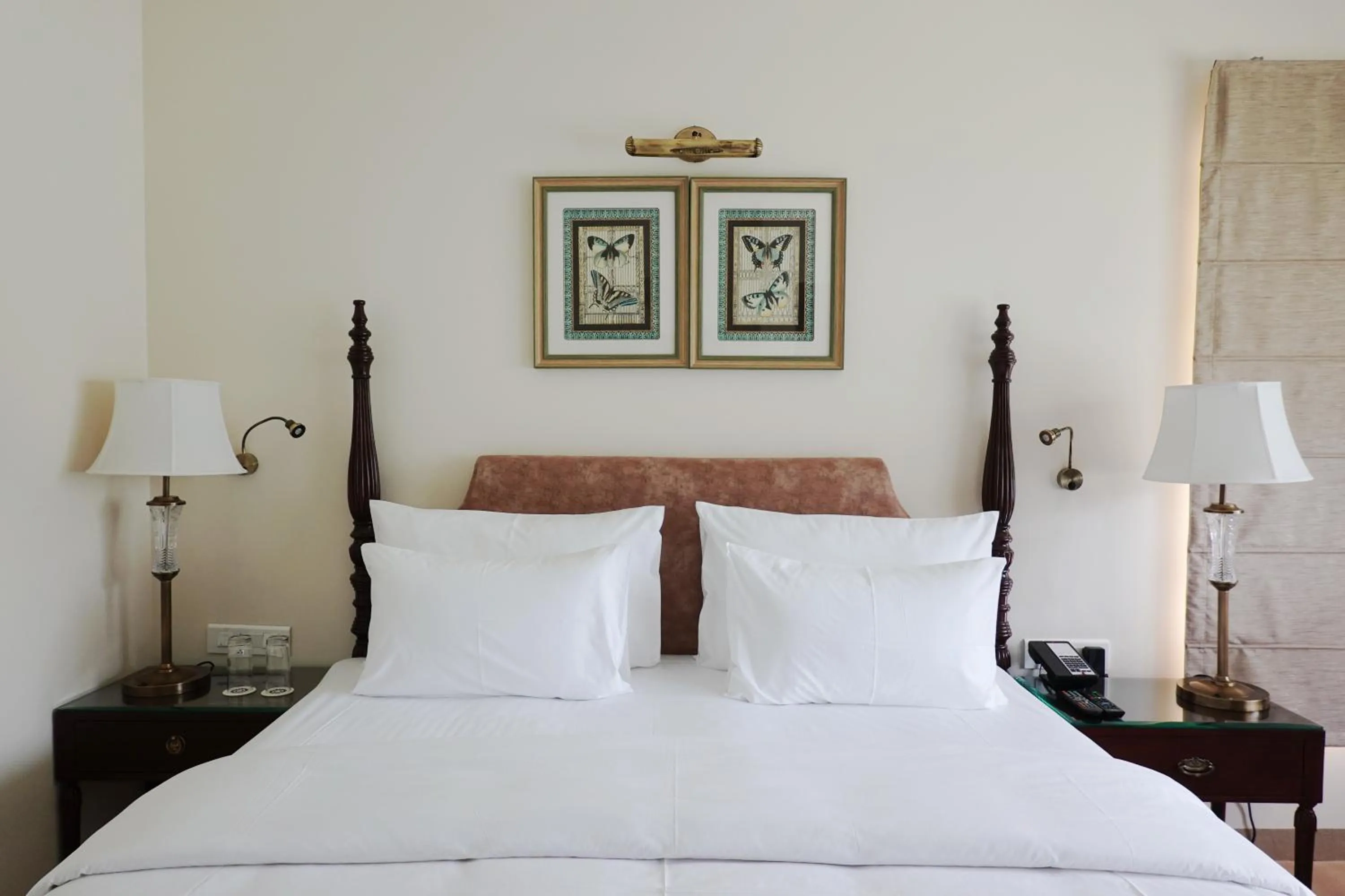 Photo of the whole room, Bed in Araiya Palampur