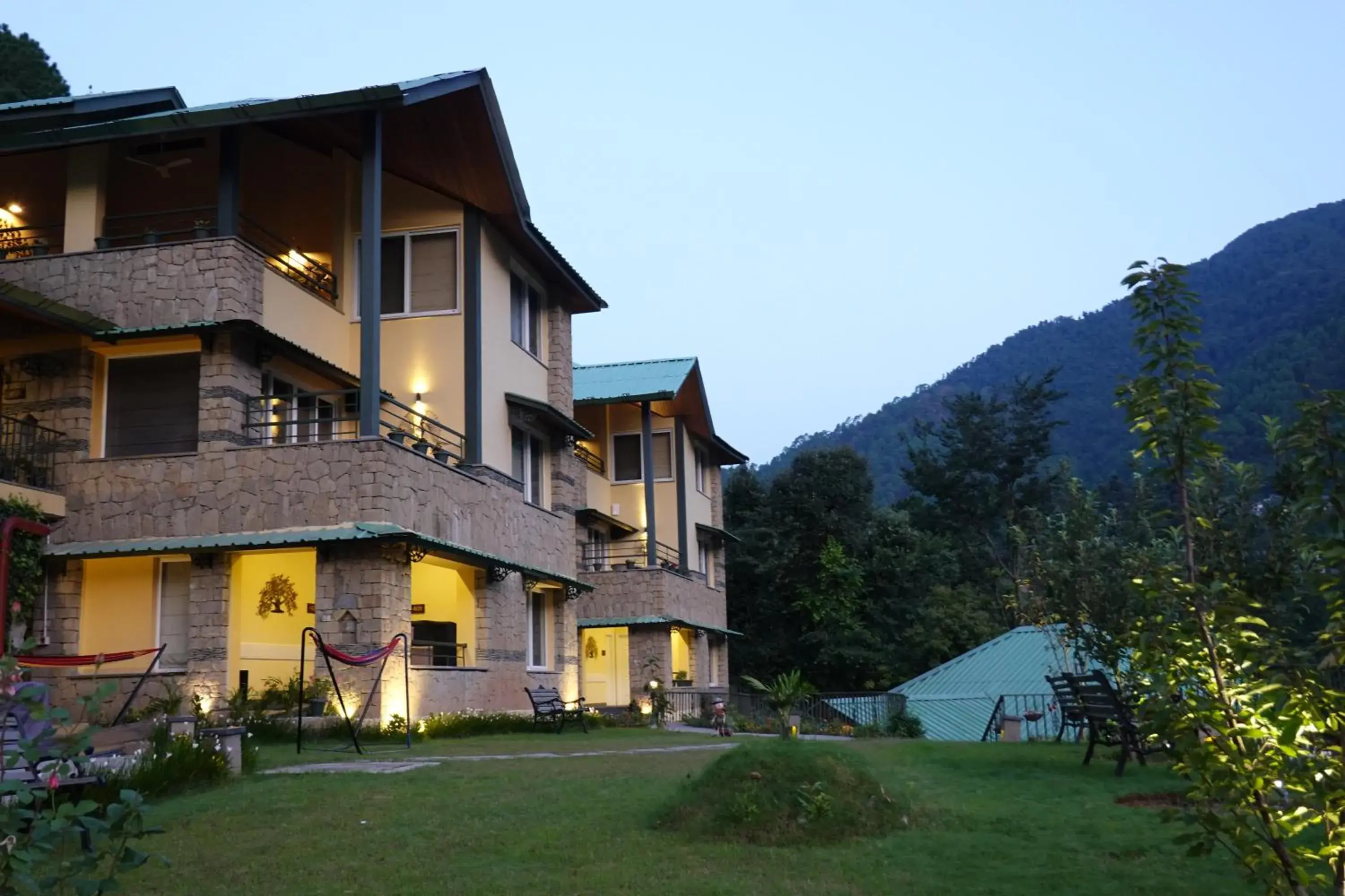 Property building in Araiya Palampur Property building in Araiya Palampur