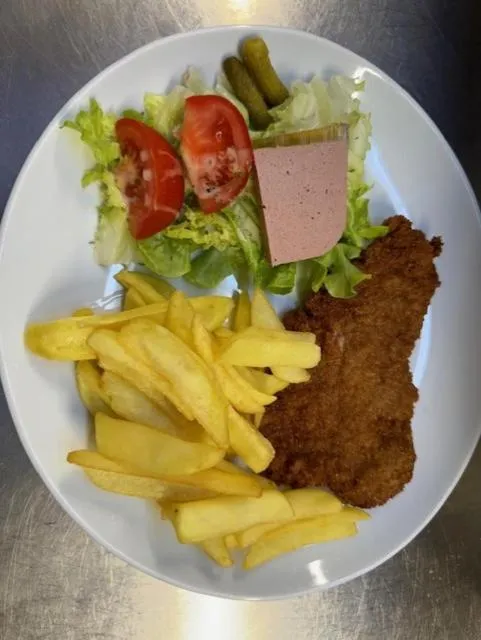 Restaurant/places to eat in LOGIS Hôtel La Chaumière