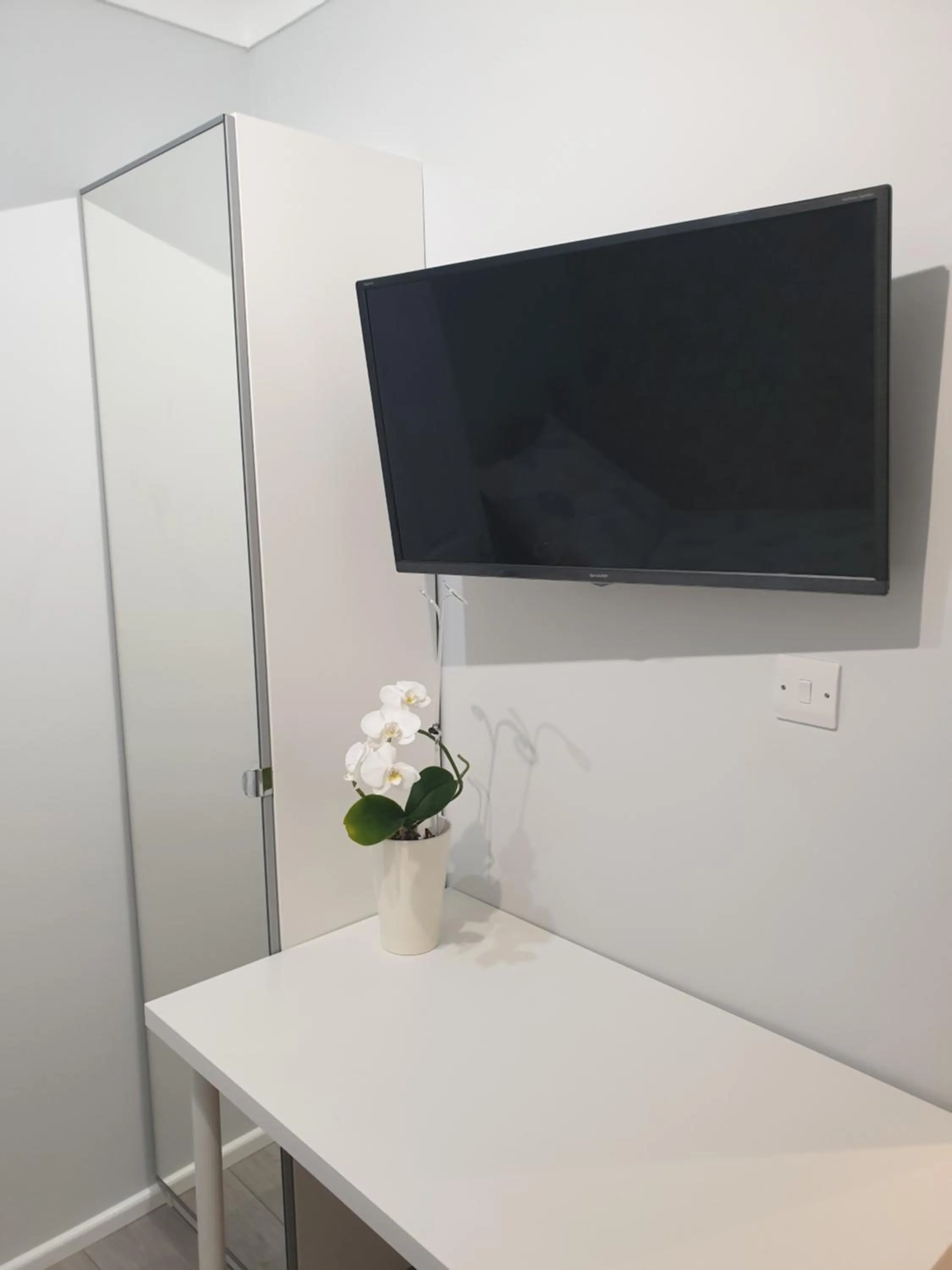 TV and multimedia in Comfortable rooms in the house