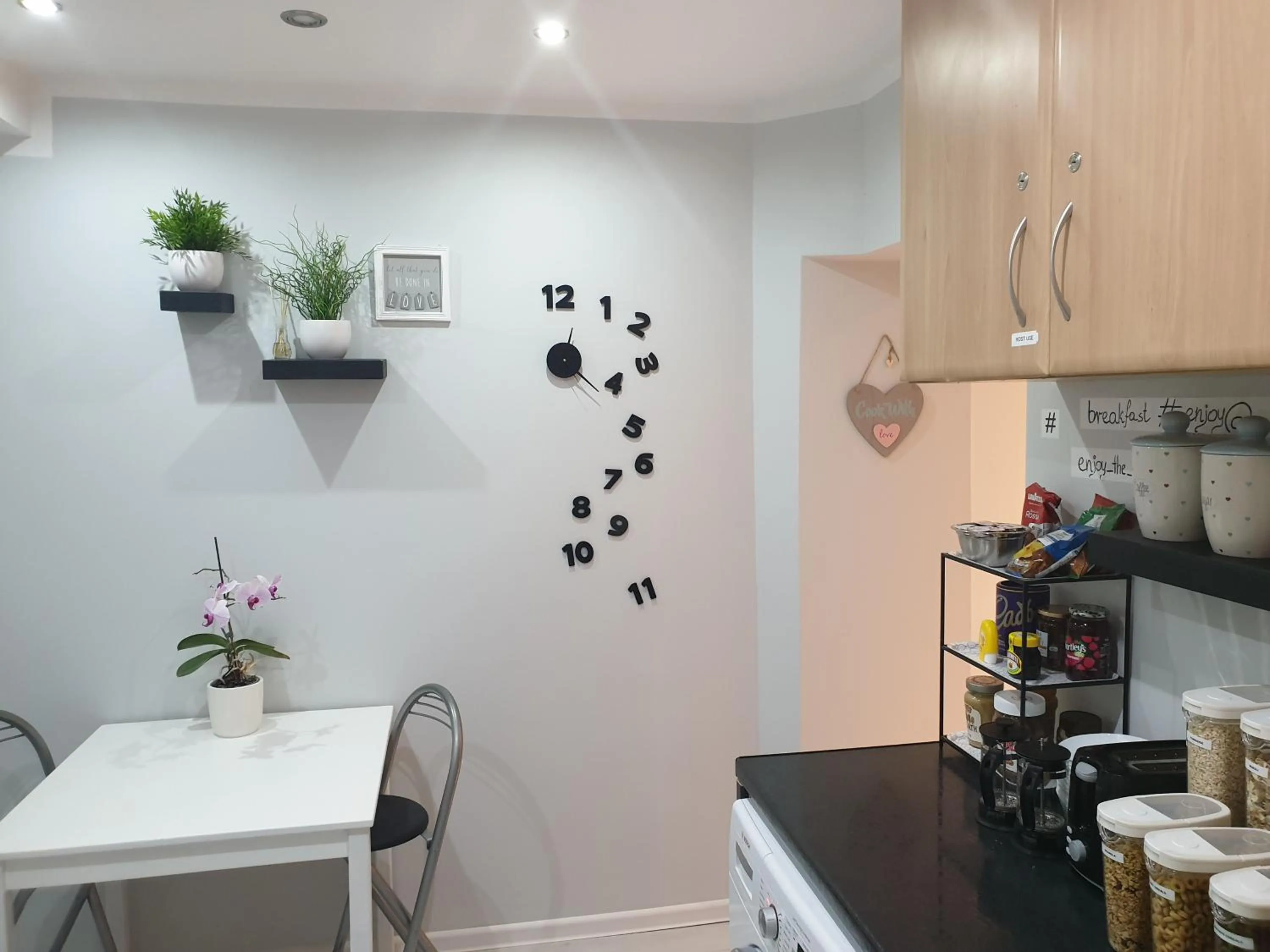 Kitchen or kitchenette in Comfortable rooms in the house