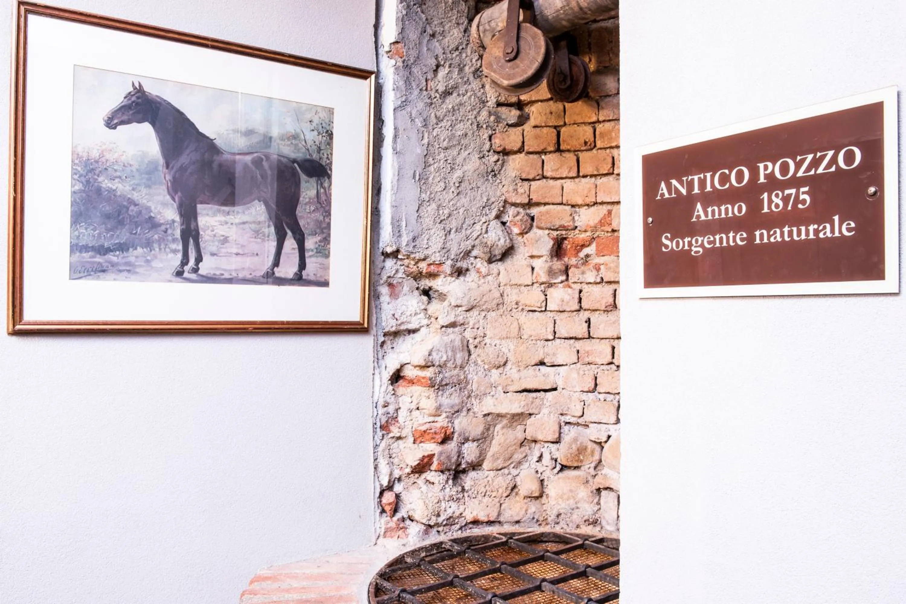 Decorative detail in Hotel Osteria della Pista dal 1875