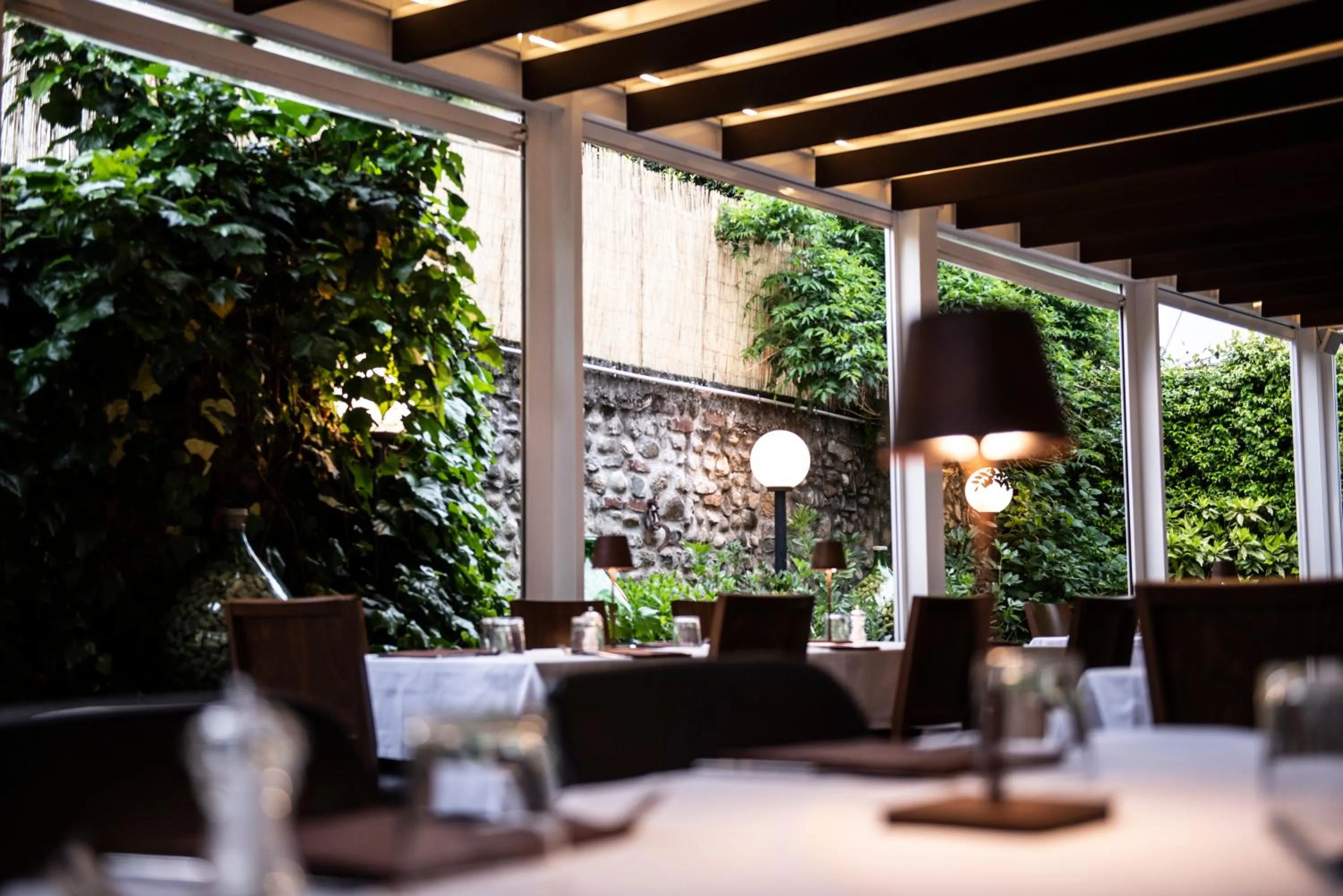 Patio in Hotel Osteria della Pista dal 1875