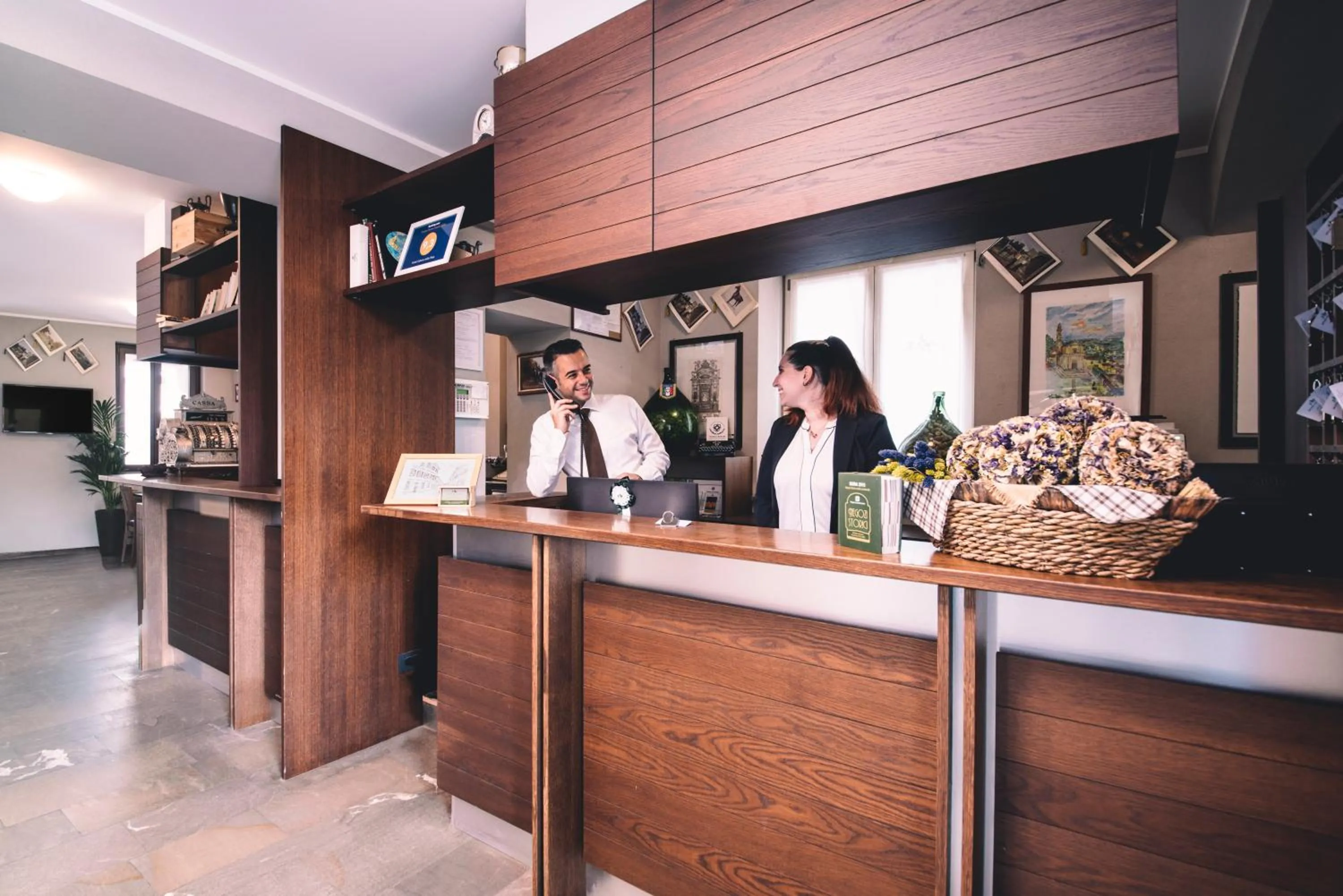 Staff in Hotel Osteria della Pista dal 1875