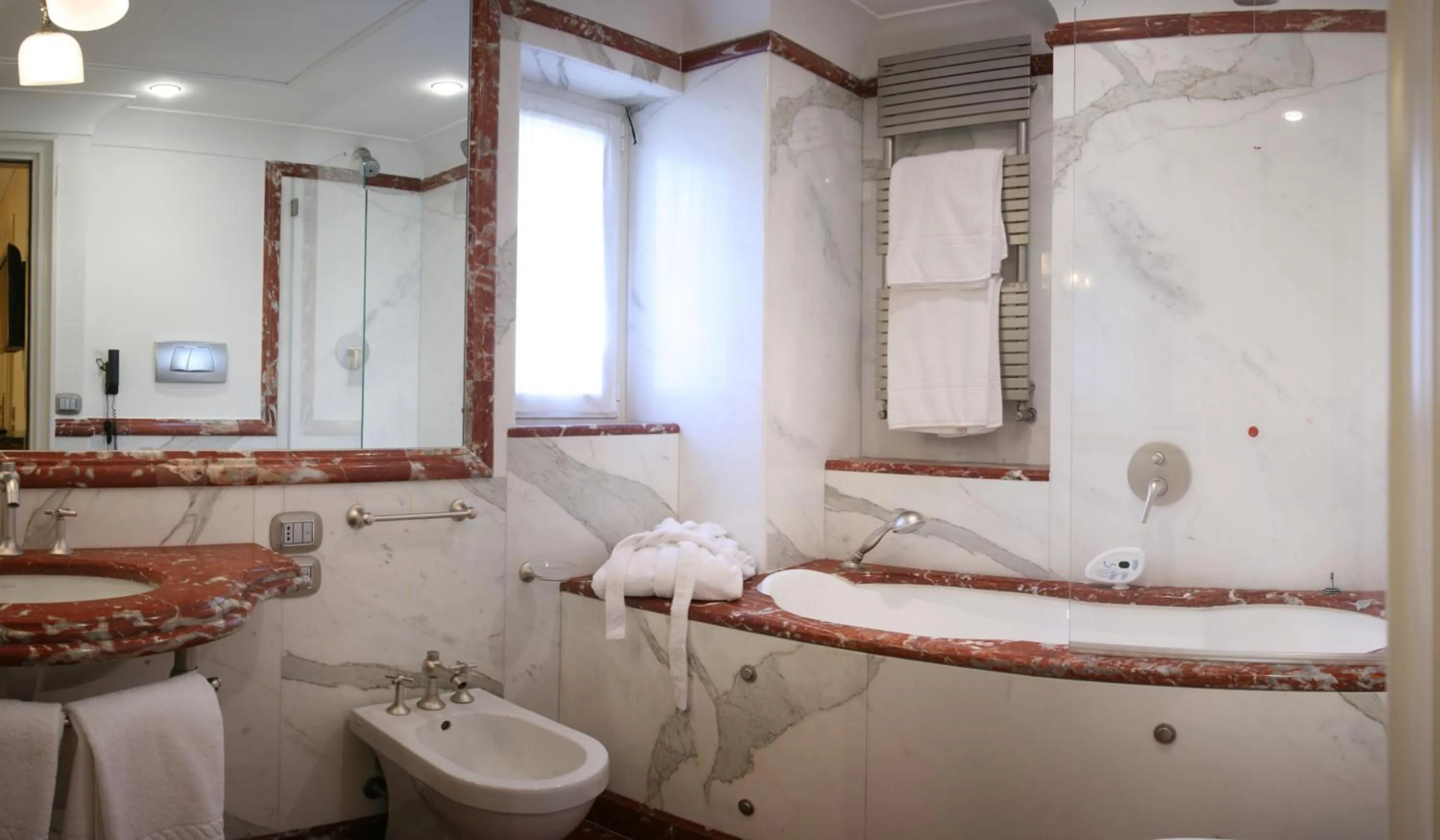 Bathroom in Hotel Villa Duse