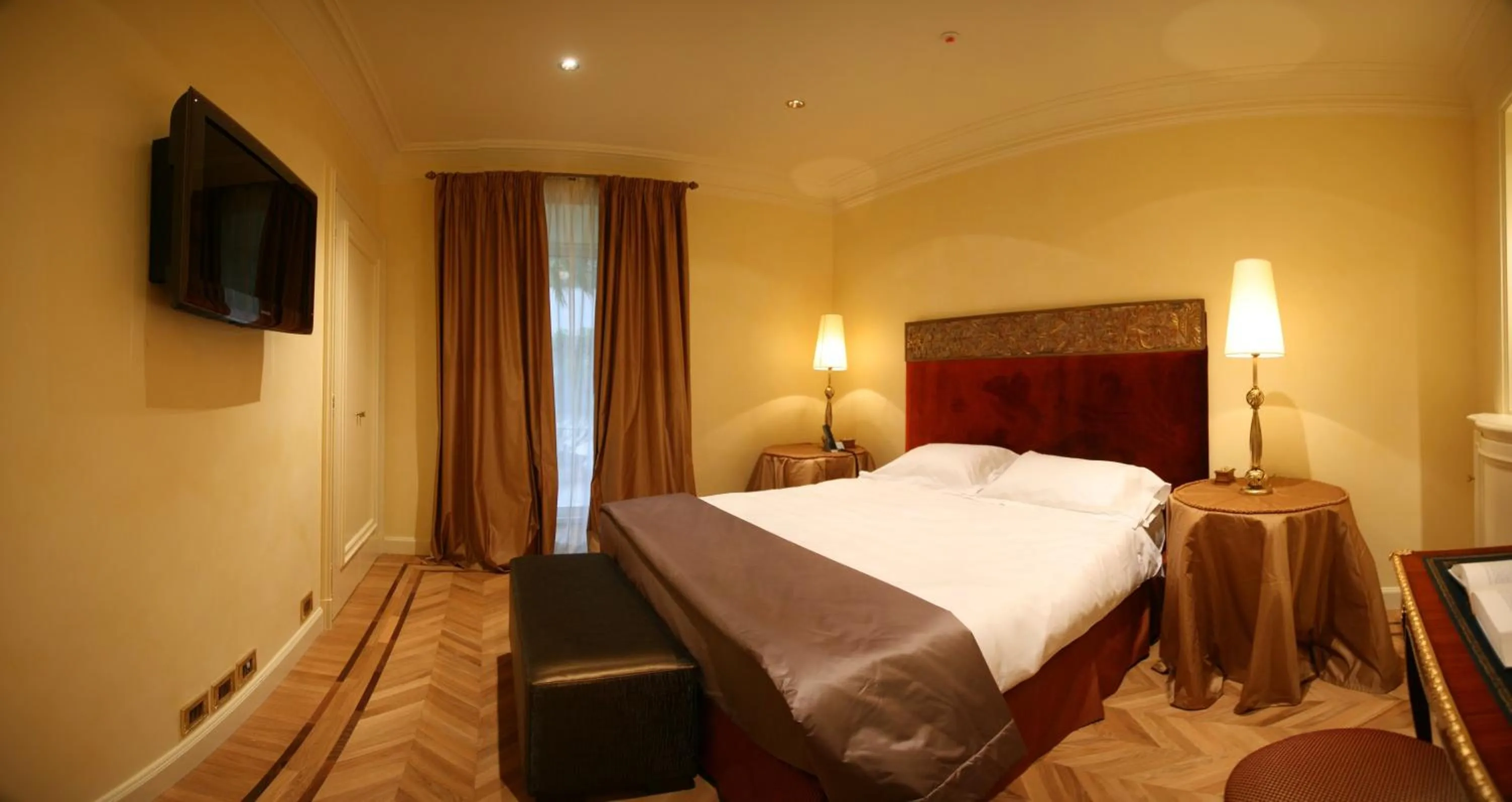 Photo of the whole room, Bed in Hotel Villa Duse