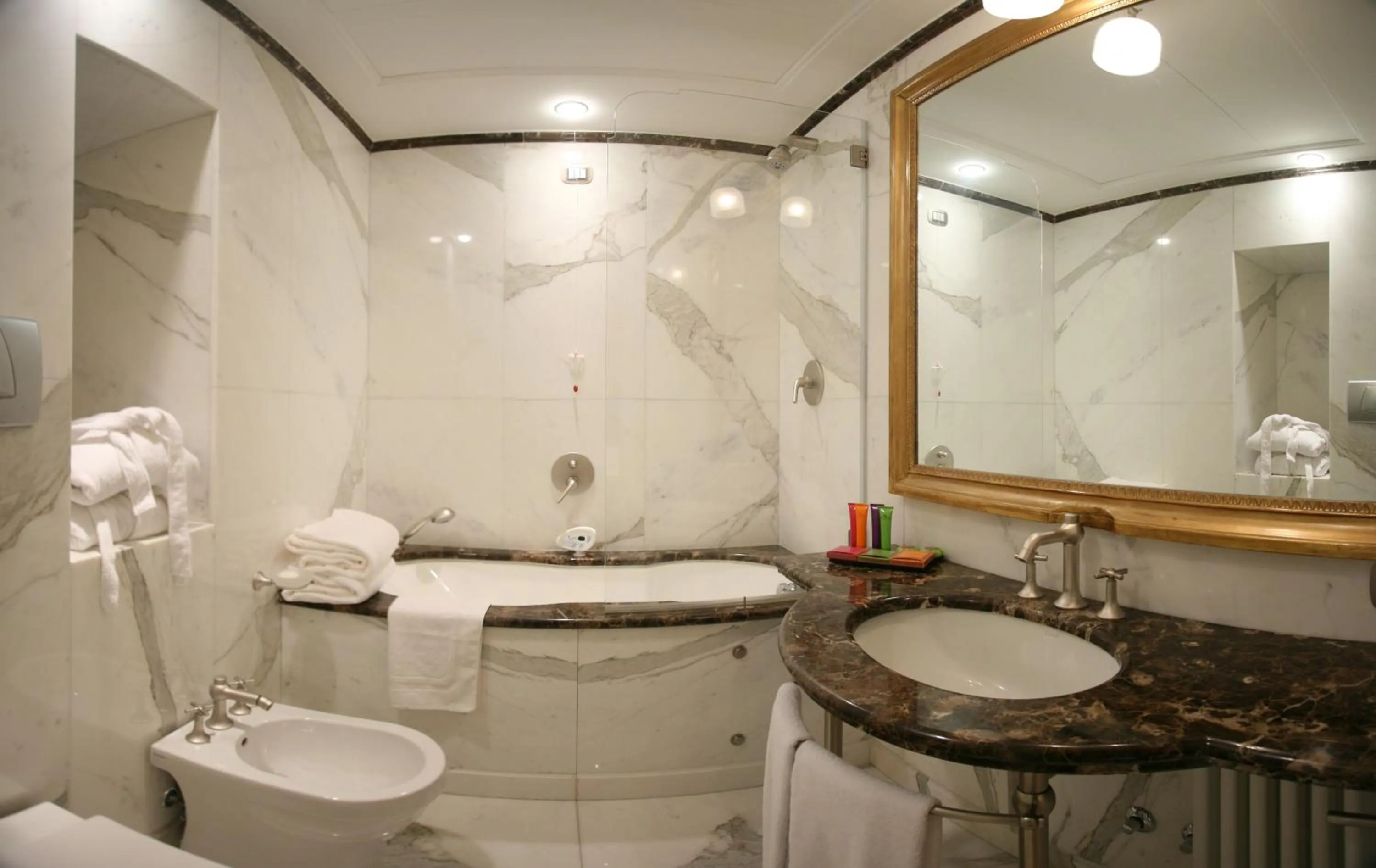 Bathroom in Hotel Villa Duse