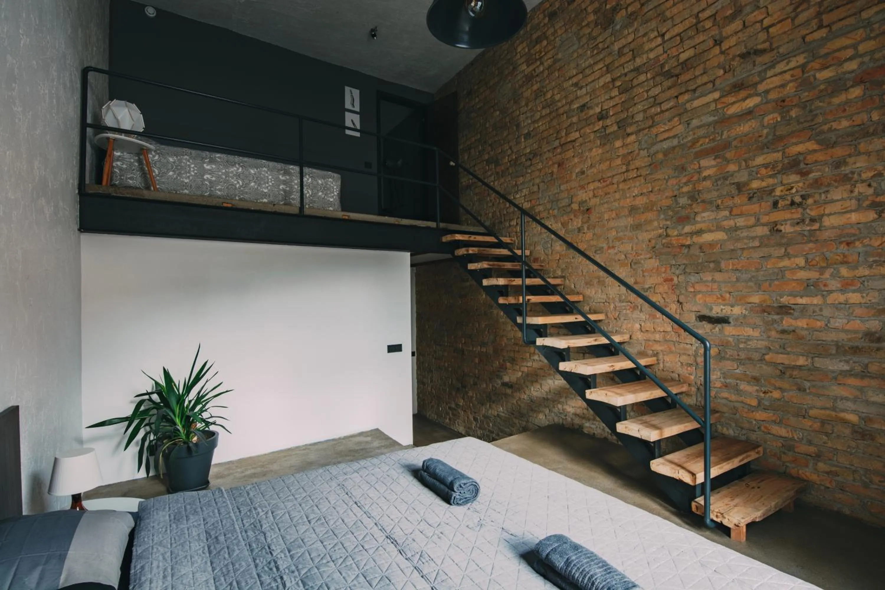 Old factory loft aprtment L39