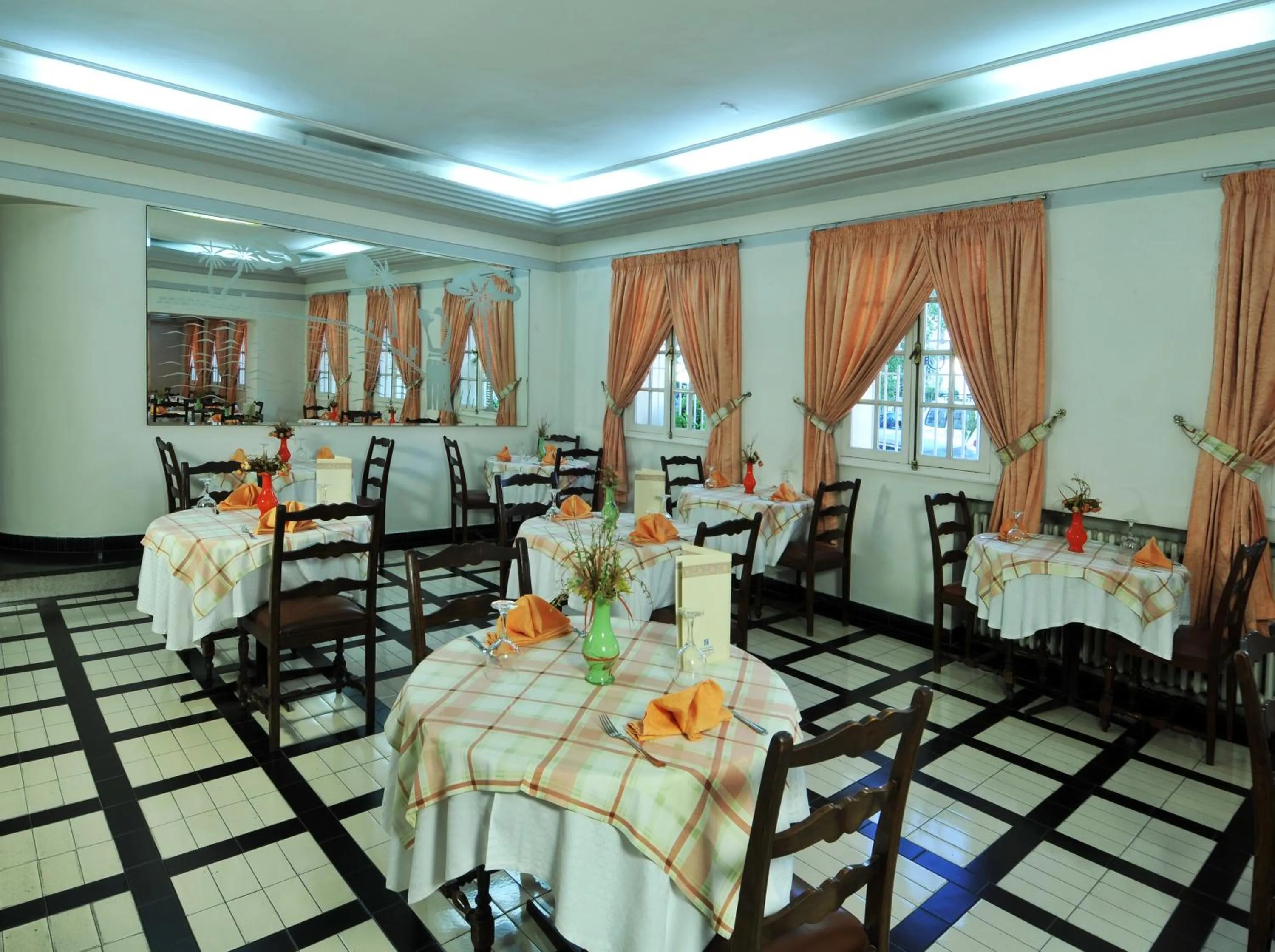 Restaurant/places to eat in Hotel Splendid