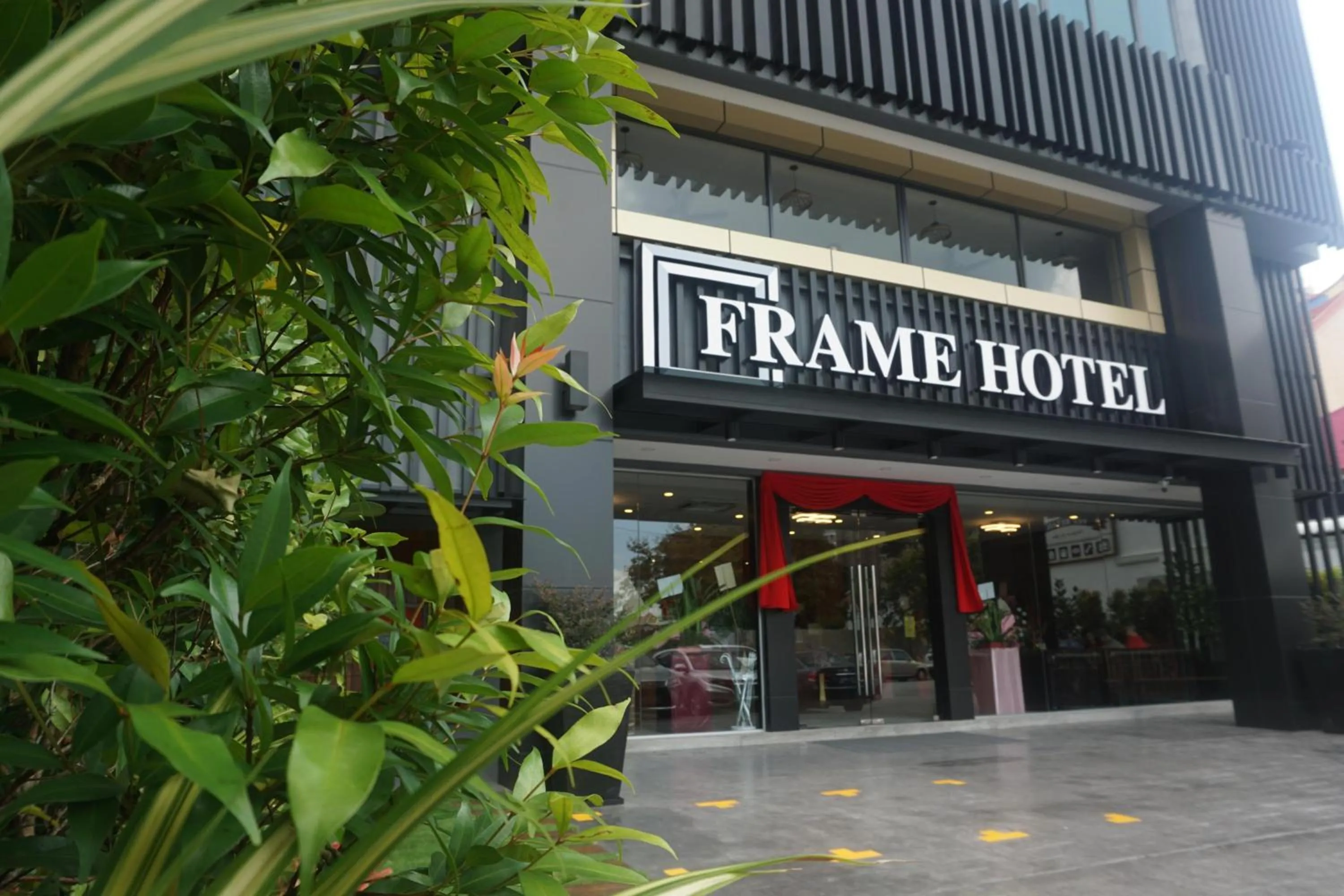 Frame Hotel