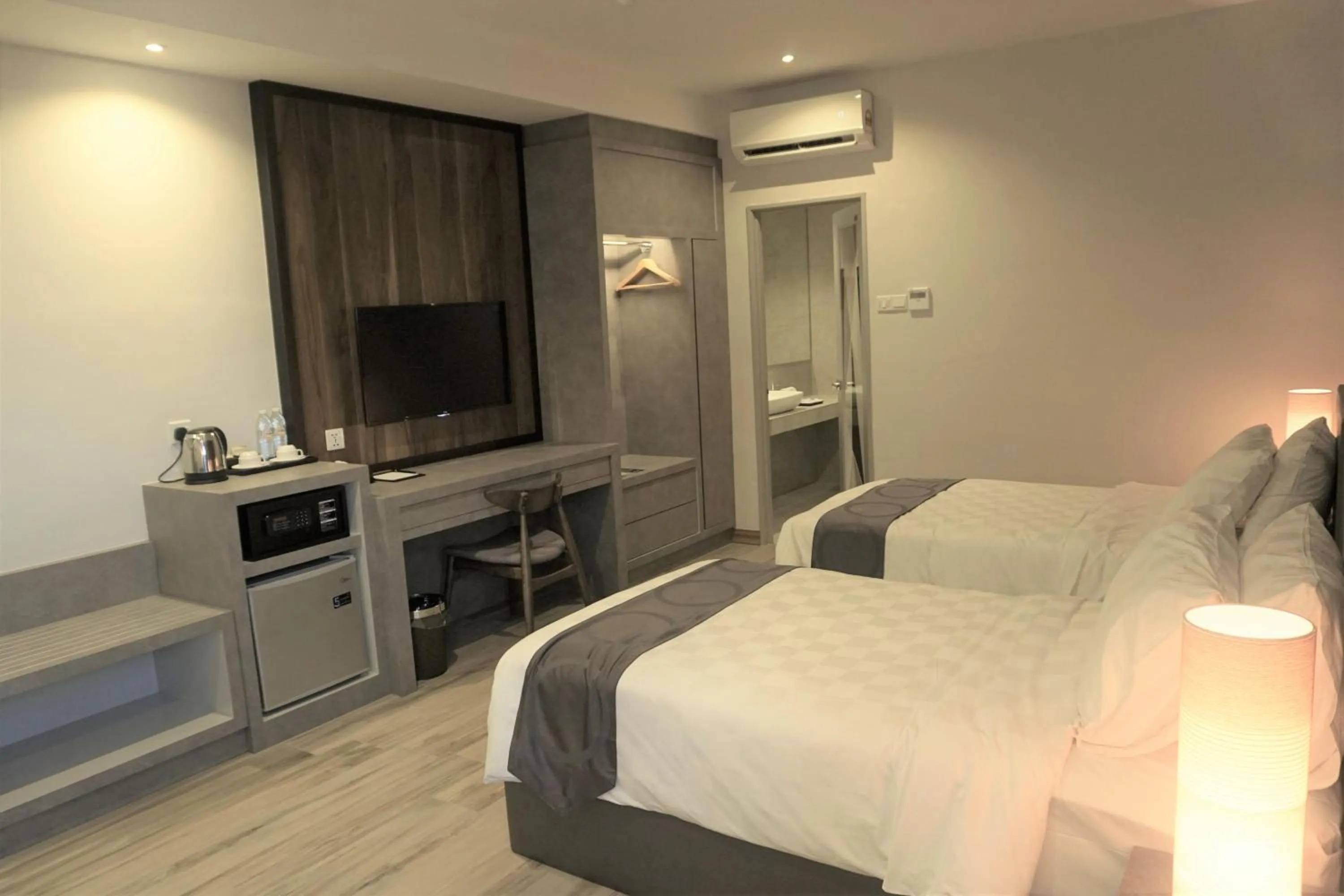 Bedroom, Bed in Frame Hotel