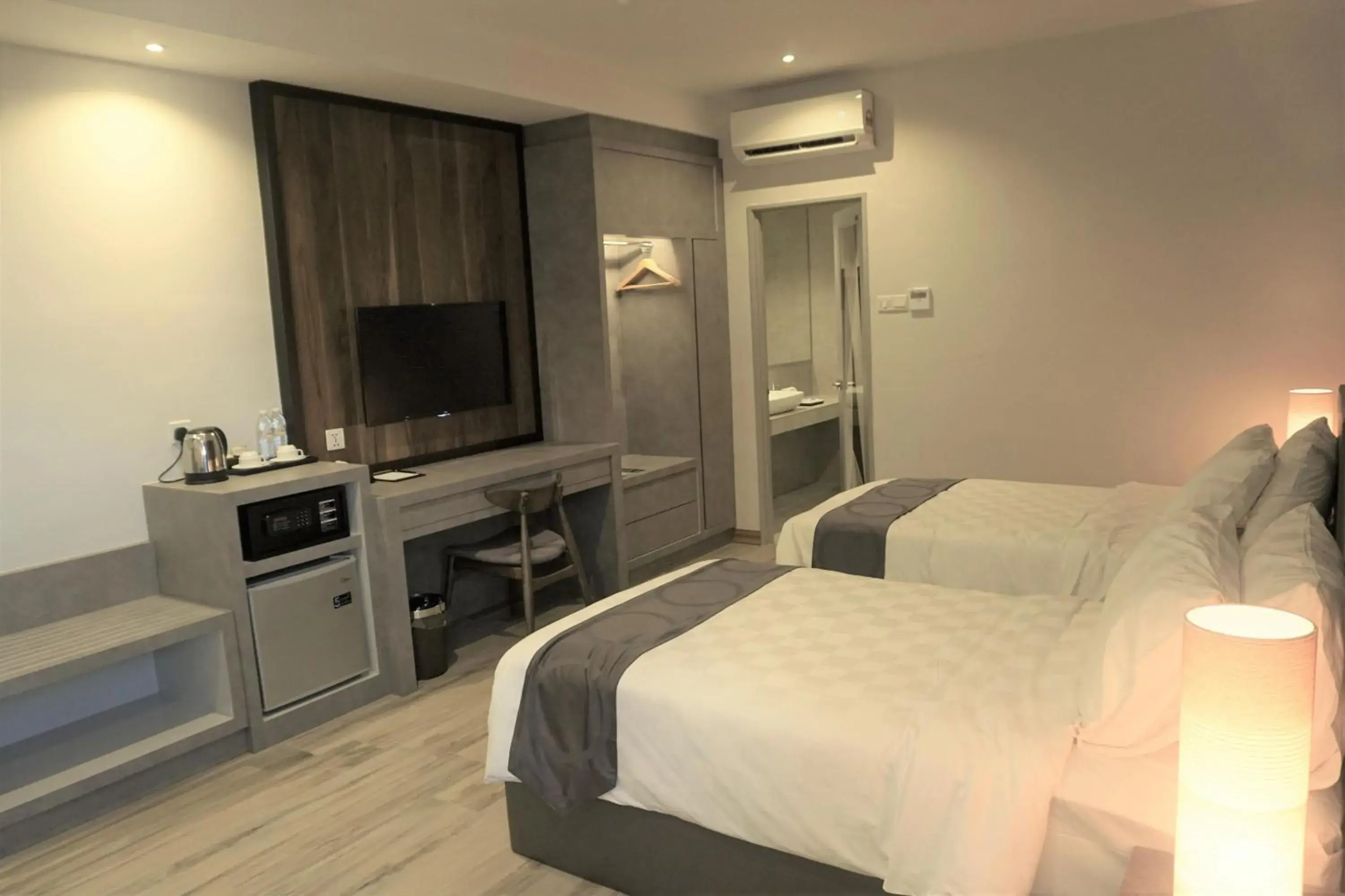 Bedroom, Bed in Frame Hotel Bedroom, Bed in Frame Hotel