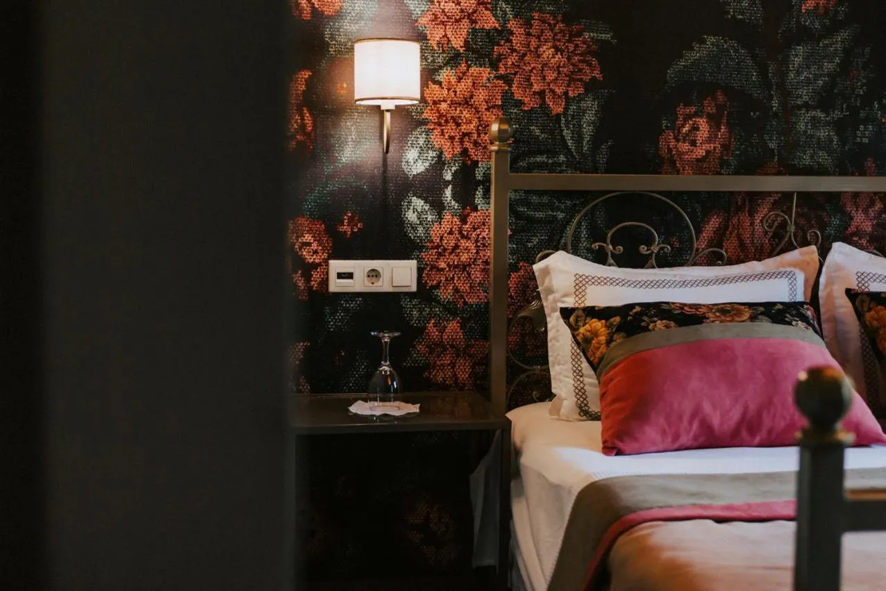 Bed in Misgibi Hotel